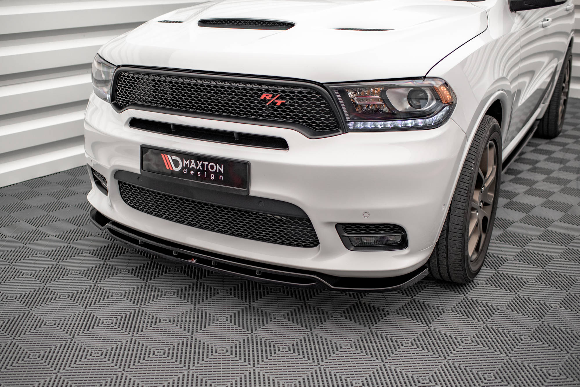 Maxton Design Street+ Spoilerlippe Front Ansatz V.1 passend für Dodge Durango RT / SRT Mk3 Facelift schwarz Hochglanz