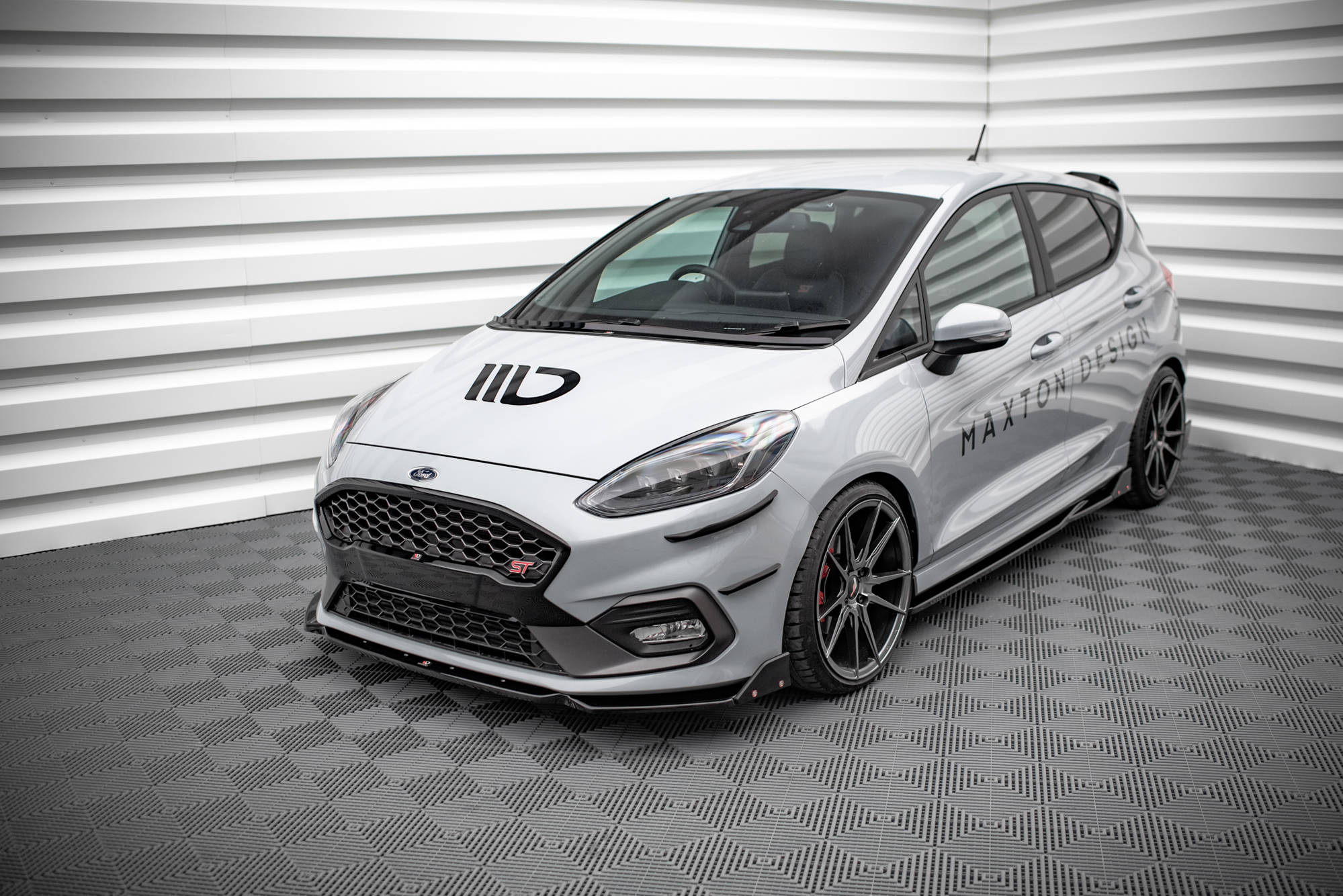 Maxton Design Verlängerung motorhaube Ford Fiesta Standard/ ST-Line/ ST schwarz Hochglanz für Ford Fiesta Standard