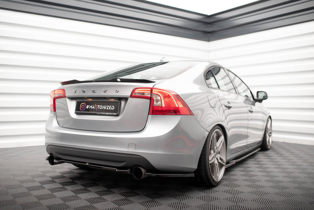 Maxton Design Spoiler CAP passend für Volvo S60 Standard / R-Design Mk2 schwarz Hochglanz