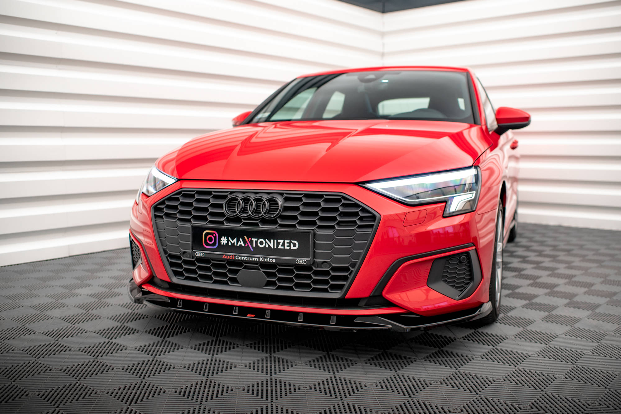 Maxton Design Street+ Spoilerlippe Front Ansatz V.1 passend für Audi A3 8Y schwarz Hochglanz