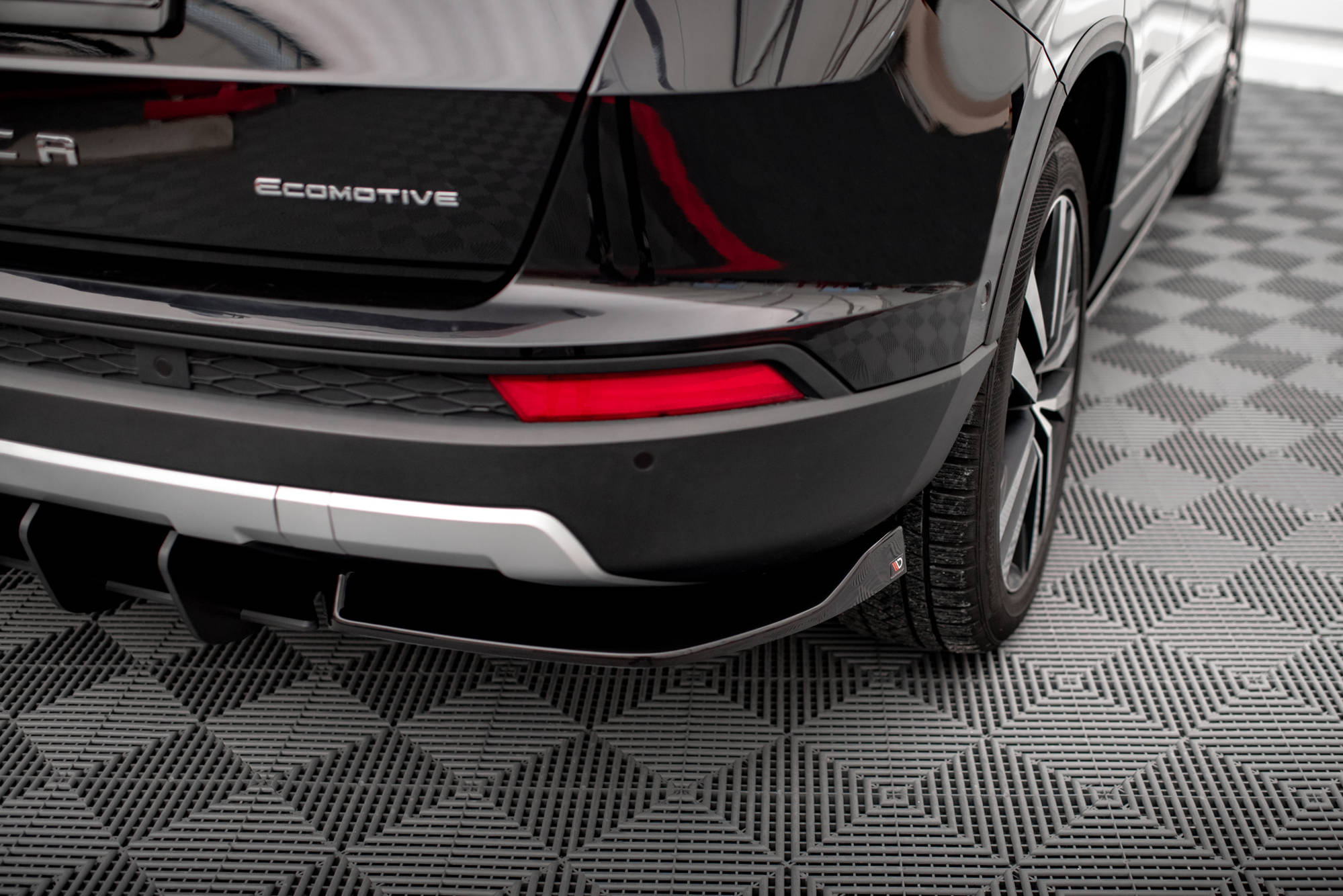 Maxton Design Heck Ansatz Flaps Diffusor passend für Seat Ateca Mk1 schwarz Hochglanz