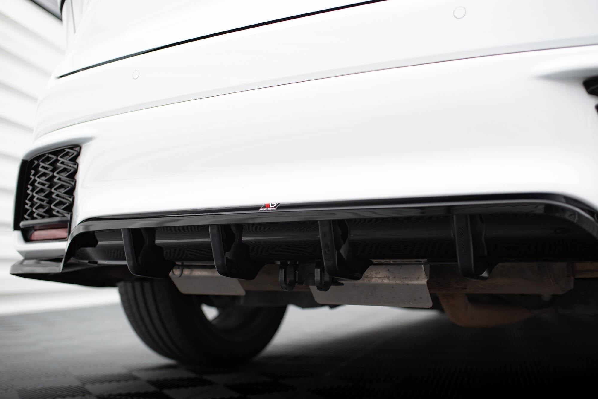 Maxton Design Street+ Mittlerer Diffusor RACE passend für Lexus RX F-Sport Mk5 schwarz Hochglanz