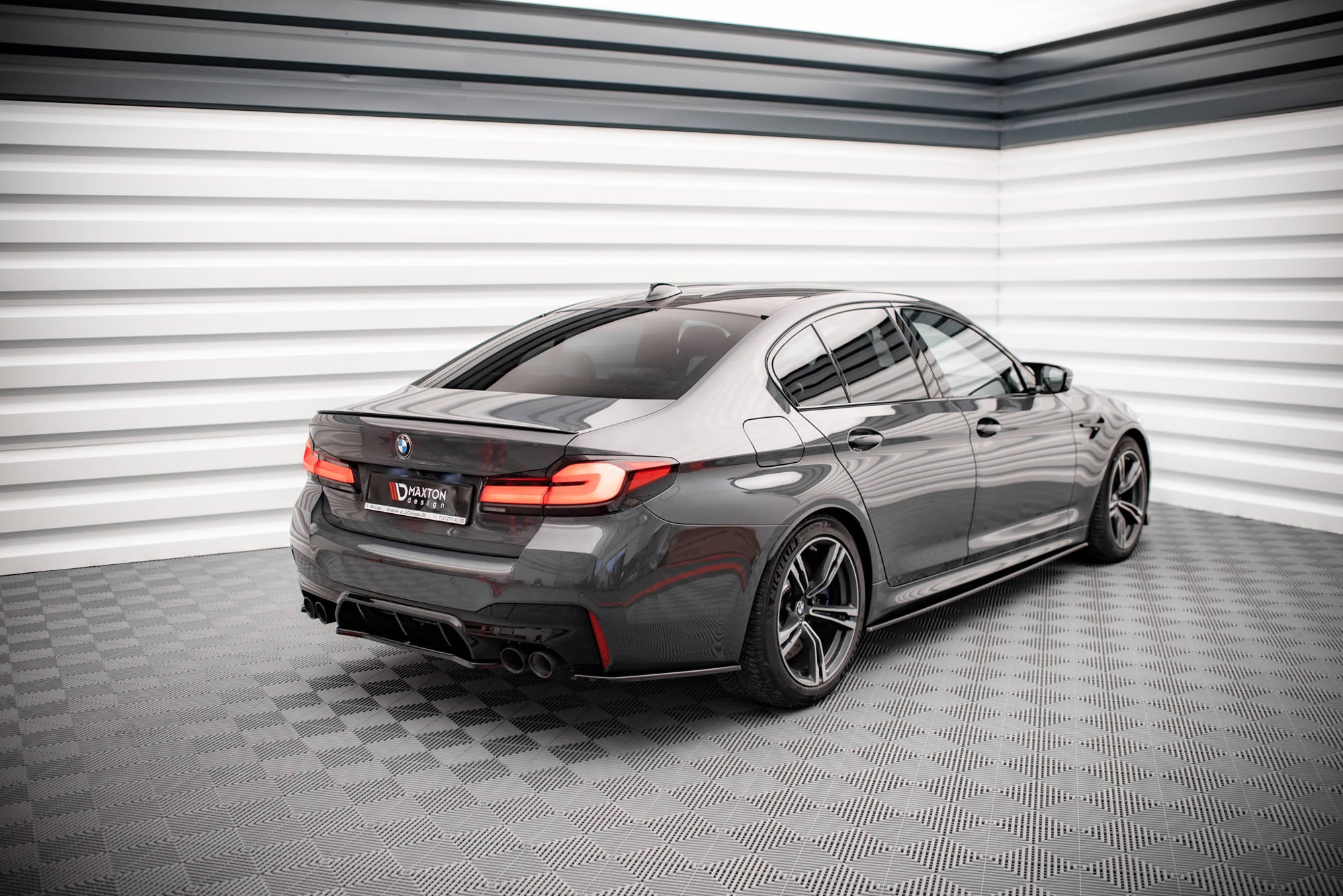 Maxton Design Heck Ansatz Flaps Diffusor V.1 passend für BMW M5 F90 Facelift schwarz Hochglanz