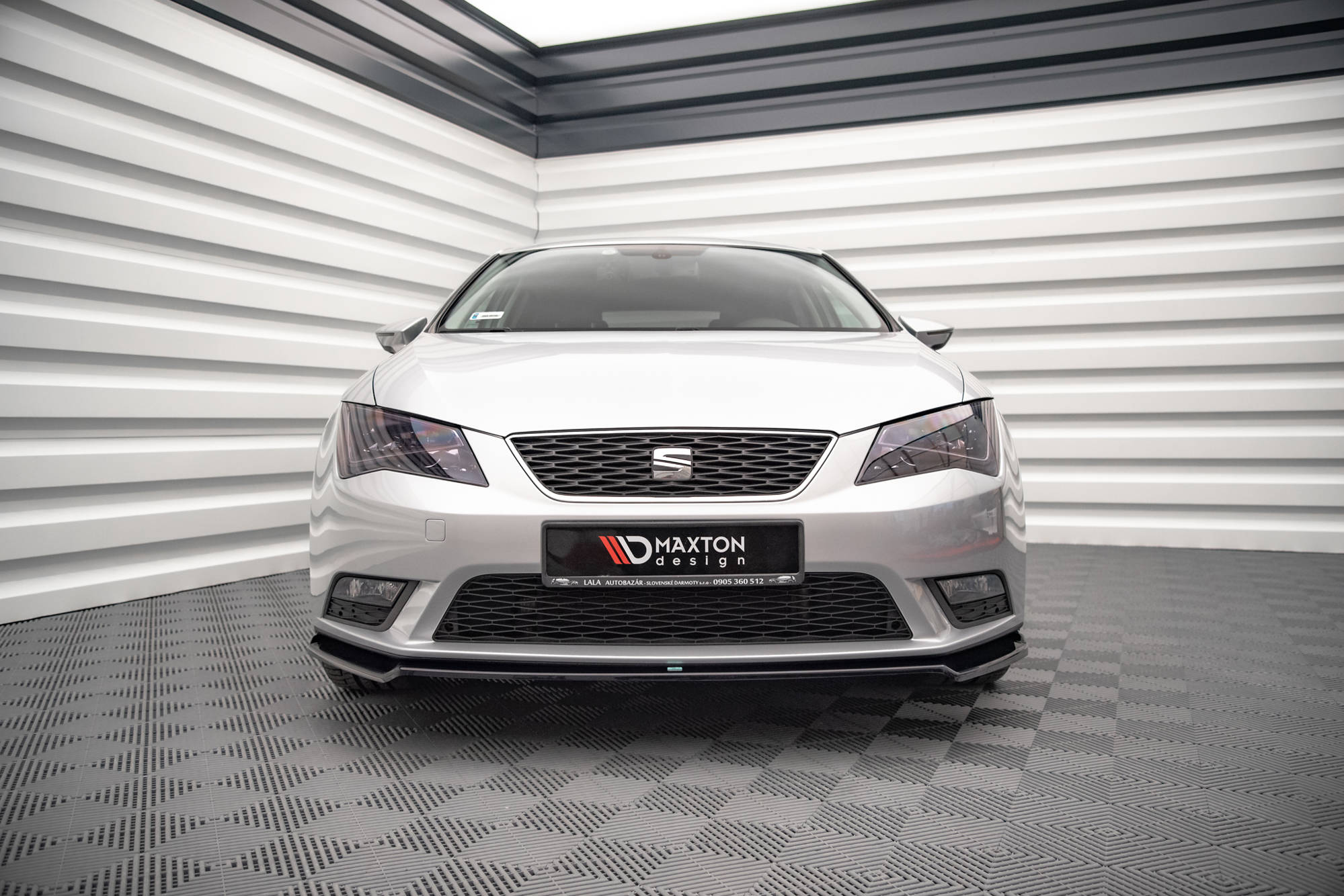 Maxton Design Street+ Spoilerlippe Front Ansatz V.2 passend für Seat Leon Mk3 schwarz Hochglanz