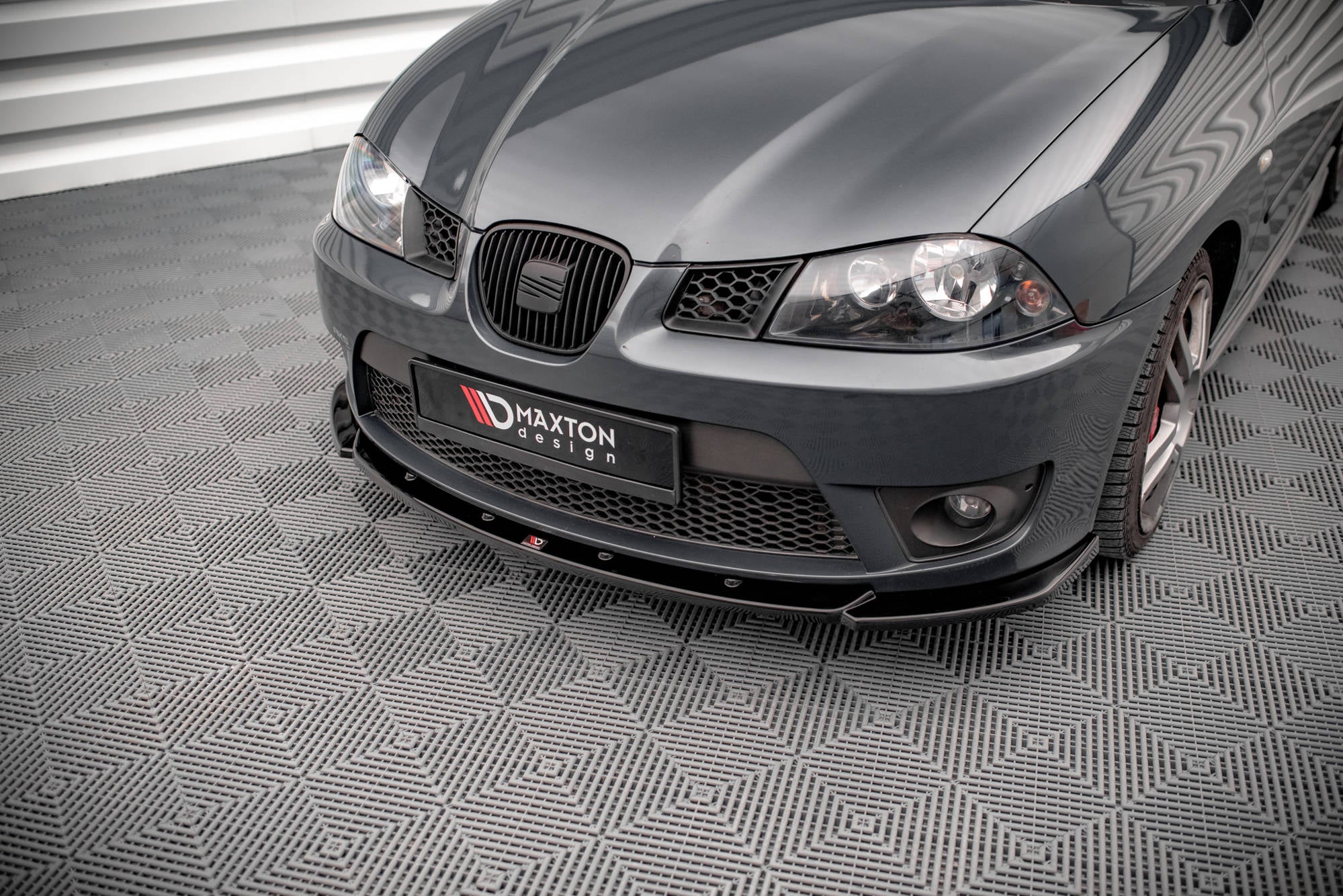 Maxton Design Street+ Spoilerlippe Front Ansatz V.2 passend für Seat Ibiza Cupra Mk3 schwarz Hochglanz