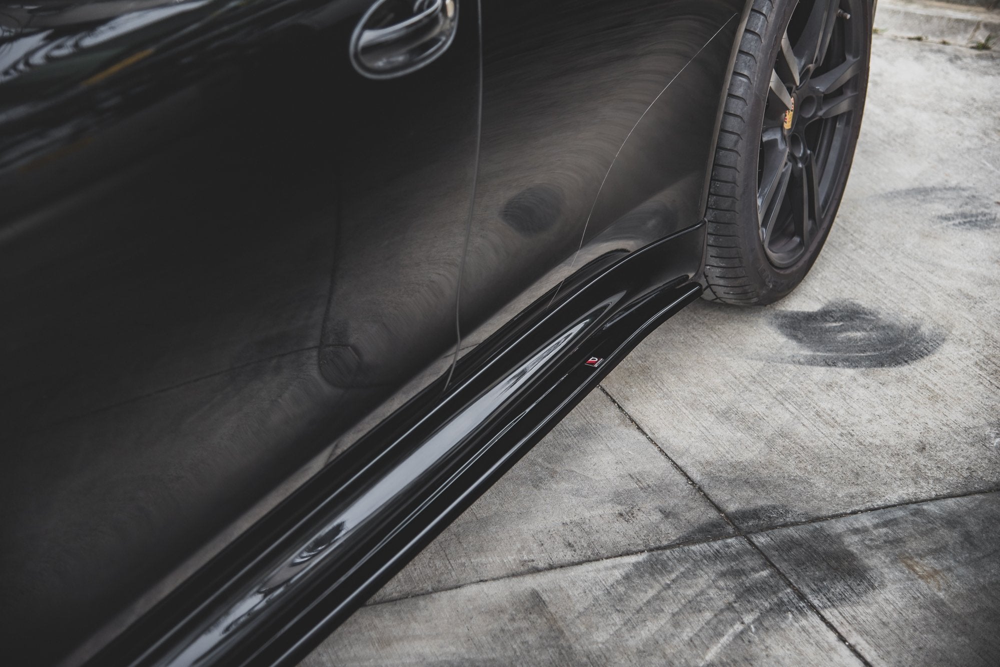 Maxton Design Street+ Seitenschweller Leisten V.2 passend für Porsche Panamera Turbo 970 Facelift schwarz Hochglanz