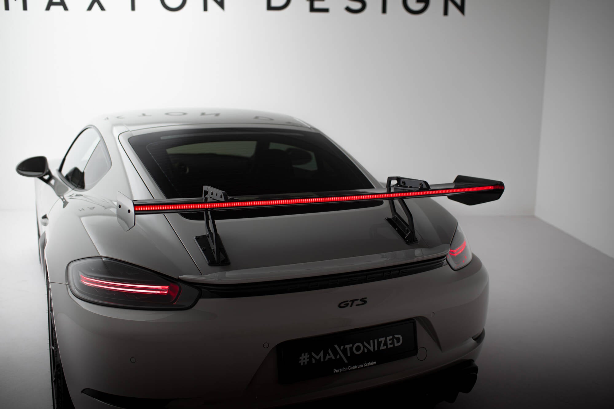 Maxton Design Carbon Spoiler With Upper Swan Mounting V.2 + LED Porsche 718 Cayman 982c für Porsche Cayman 982c