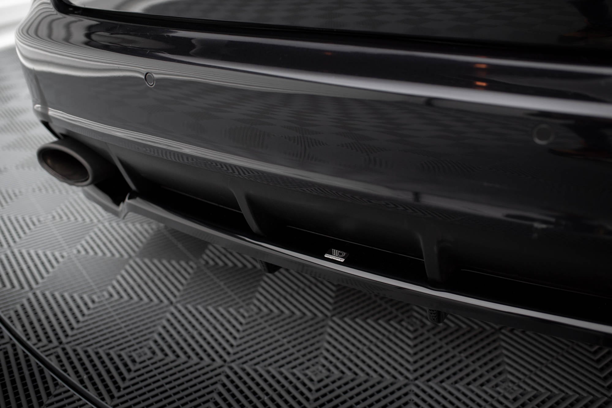 Maxton Design Street+ Mittlerer Diffusor RACE passend für Audi RS6 Avant C6 schwarz Hochglanz