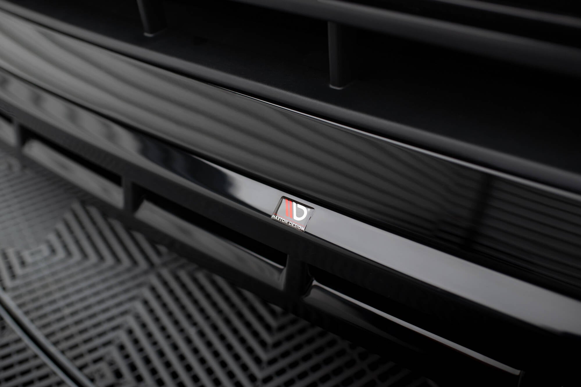 Maxton Design Street+ Spoilerlippe Front Ansatz passend für Audi SQ8 / Q8 S-Line Mk1 Facelift schwarz Hochglanz