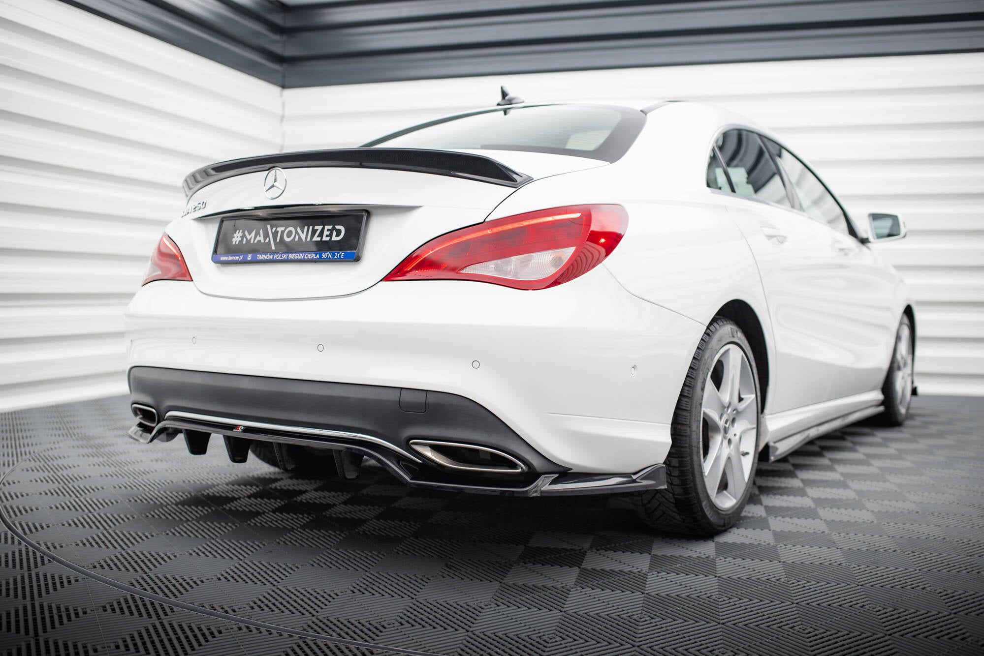 Maxton Design Spoiler CAP 3D passend für Mercedes-Benz CLA C117 Facelift schwarz Hochglanz
