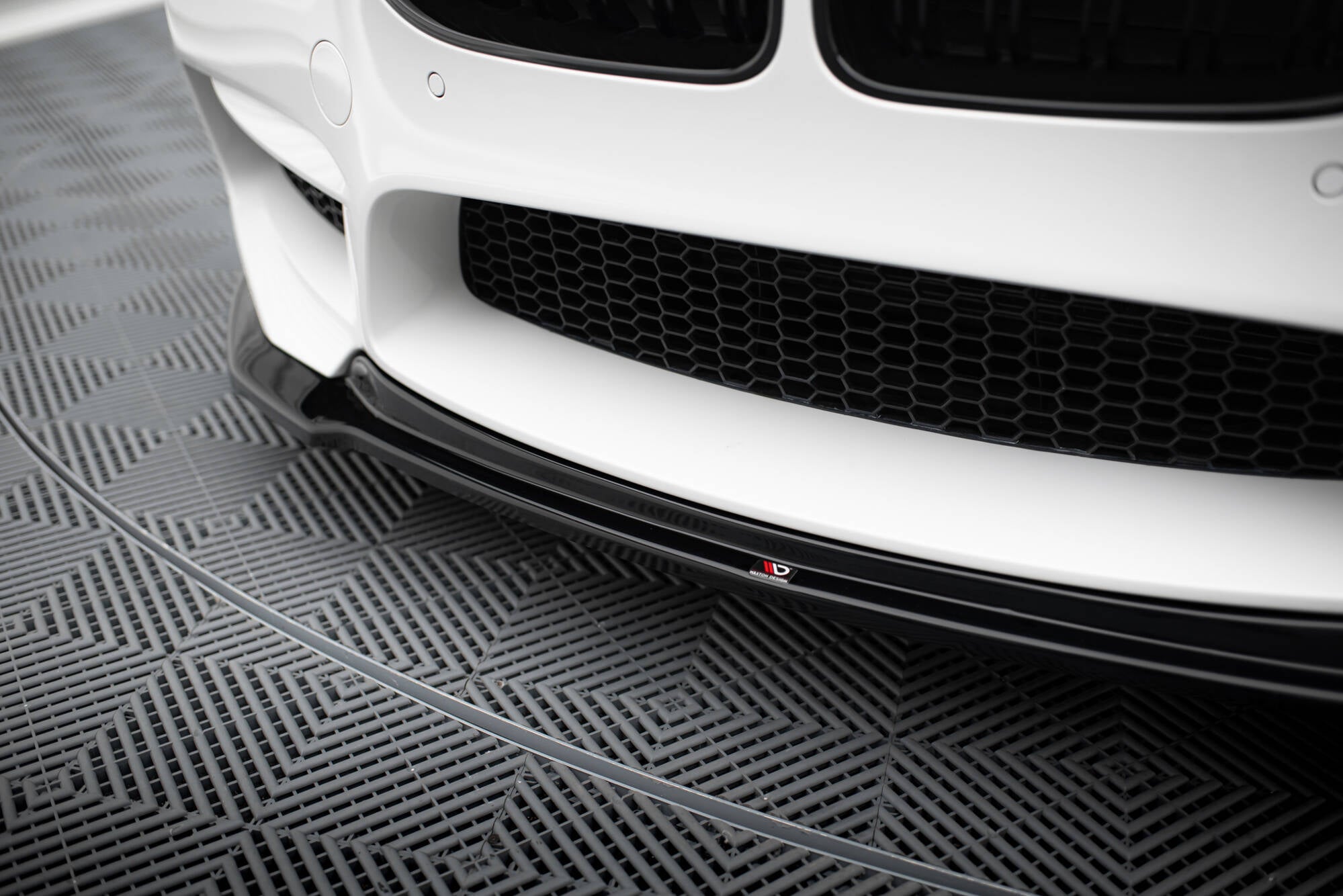 Maxton Design Street+ Spoilerlippe Front Ansatz V.2 passend für BMW M6 Gran Coupe / Coupe / Cabriolet F06 / F13 / F12 schwarz Hochglanz