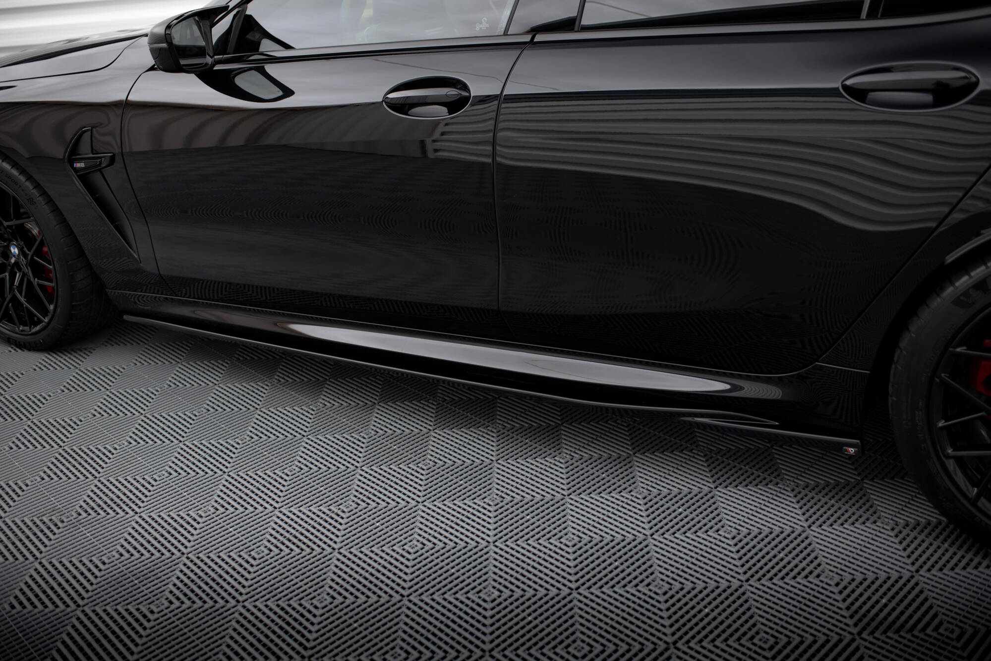 Maxton Design Street+ Seitenschweller Leisten V.2 passend für BMW M8 Gran Coupe F93 / 8 Gran Coupe M-Paket G16 schwarz Hochglanz