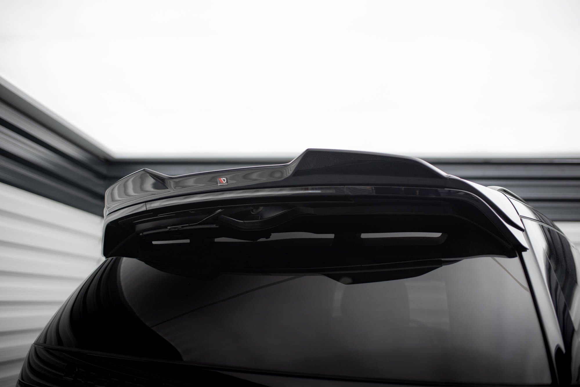 Maxton Design Spoiler CAP 3D passend für Land Rover Discovery HSE Mk5 schwarz Hochglanz
