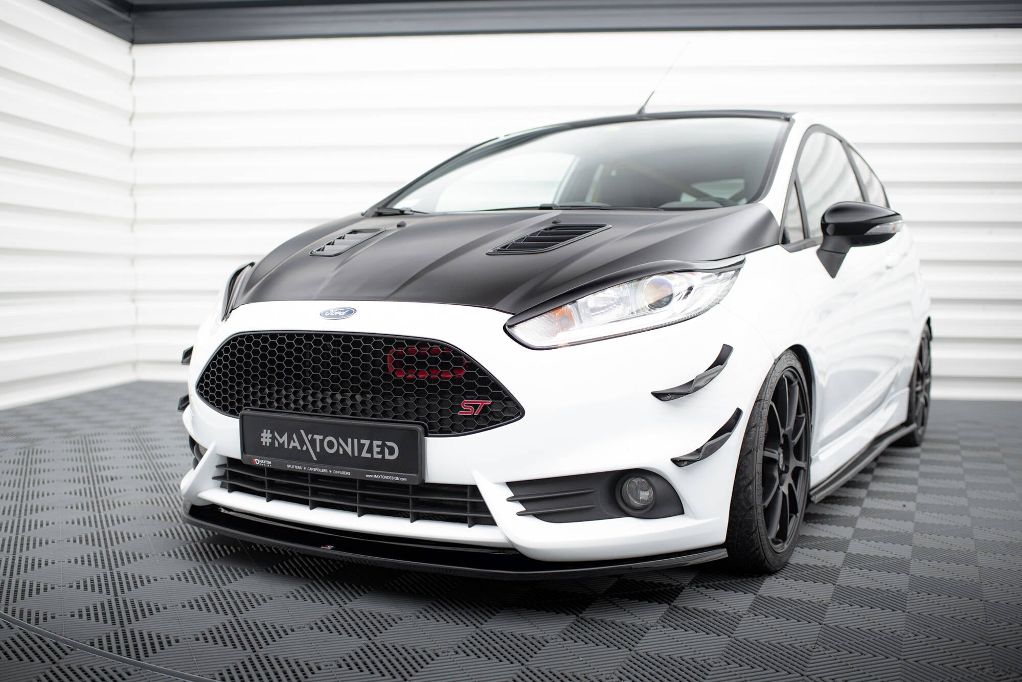 Maxton Design Street+ Spoilerlippe Front Ansatz V.2 passend für Ford Fiesta ST Mk7 FL schwarz Hochglanz