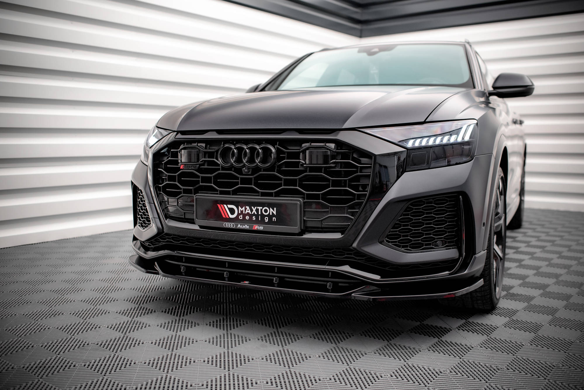 Maxton Design Street+ Spoilerlippe Front Ansatz V.2 passend für Audi RSQ8 Mk1 schwarz Hochglanz