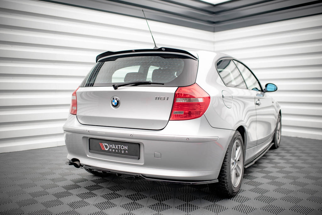 Maxton Design Street+ Mittlerer Diffusor RACE passend für BMW 1er E81 Facelift schwarz Hochglanz