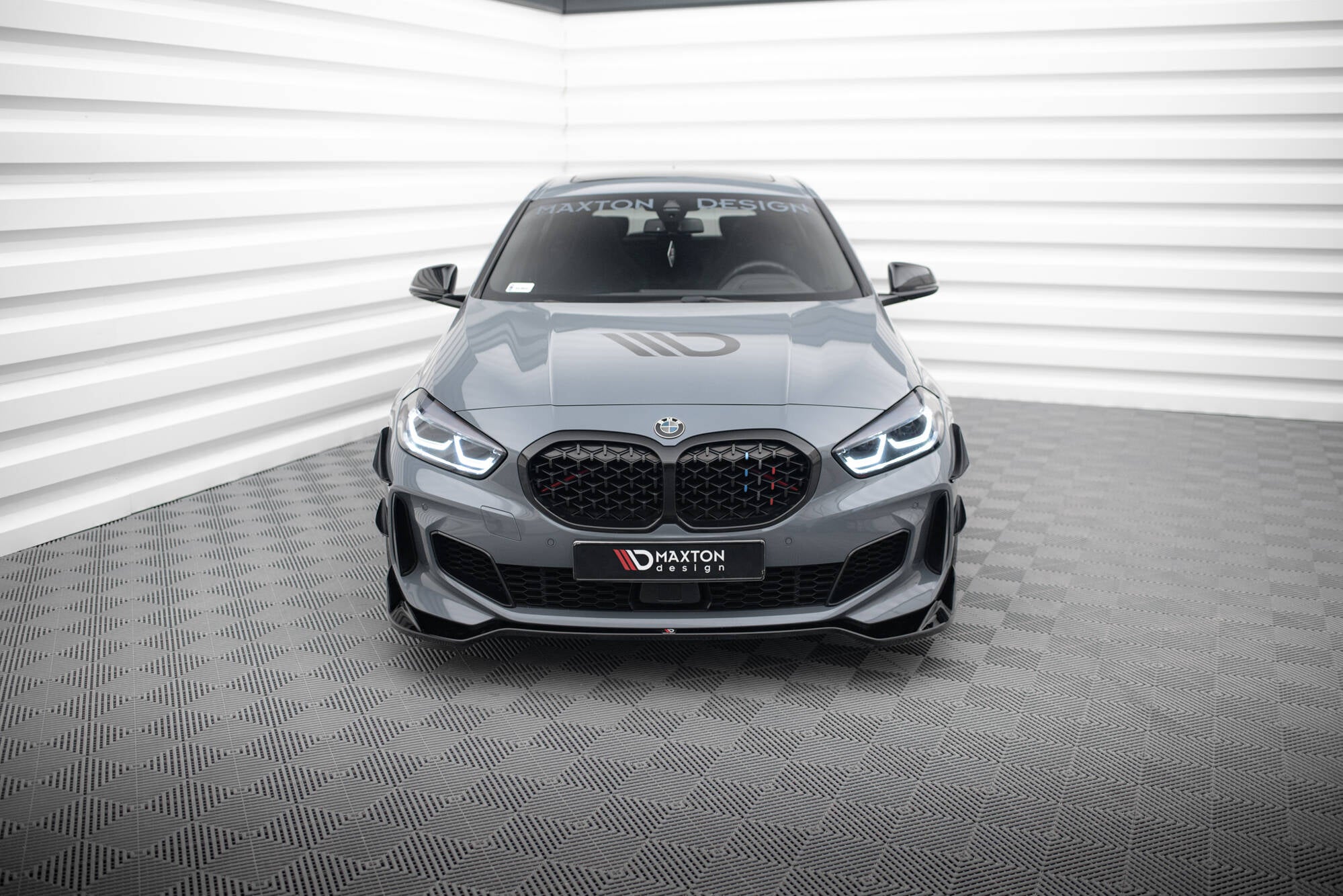 Maxton Design Street+ Spoilerlippe Front Ansatz V.5 passend für BMW 1er M-Paket / M135i / 128ti F40 schwarz Hochglanz