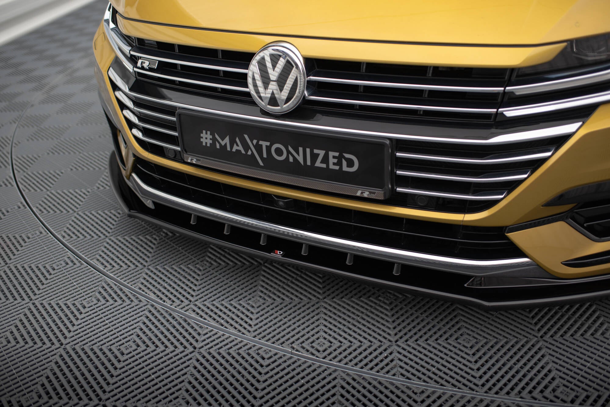 Maxton Design Street+ Spoilerlippe Front Ansatz V.3 passend für VW Arteon R-Line Limousine / Shooting Brake Mk1 schwarz Hochglanz