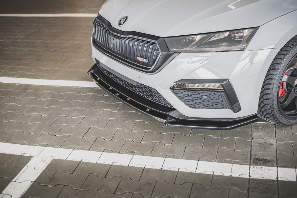 Maxton Design Street+ Spoilerlippe Front Ansatz V.1 passend für Skoda Octavia RS Mk4 schwarz Hochglanz