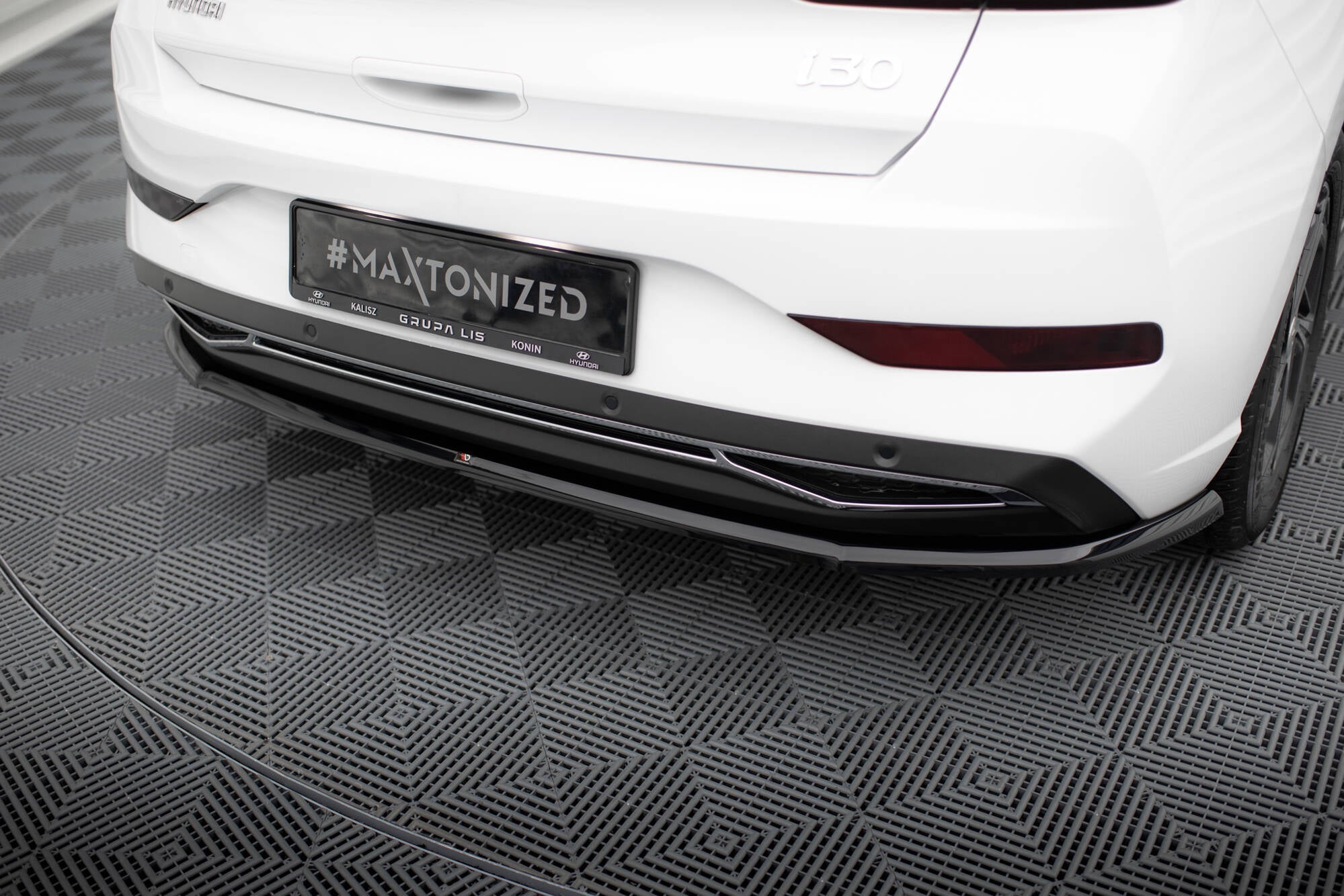 Maxton Design Heckansatz Hyundai I30 Mk3 Facelift schwarz Hochglanz für Hyundai I 30 Mk3 Facelift