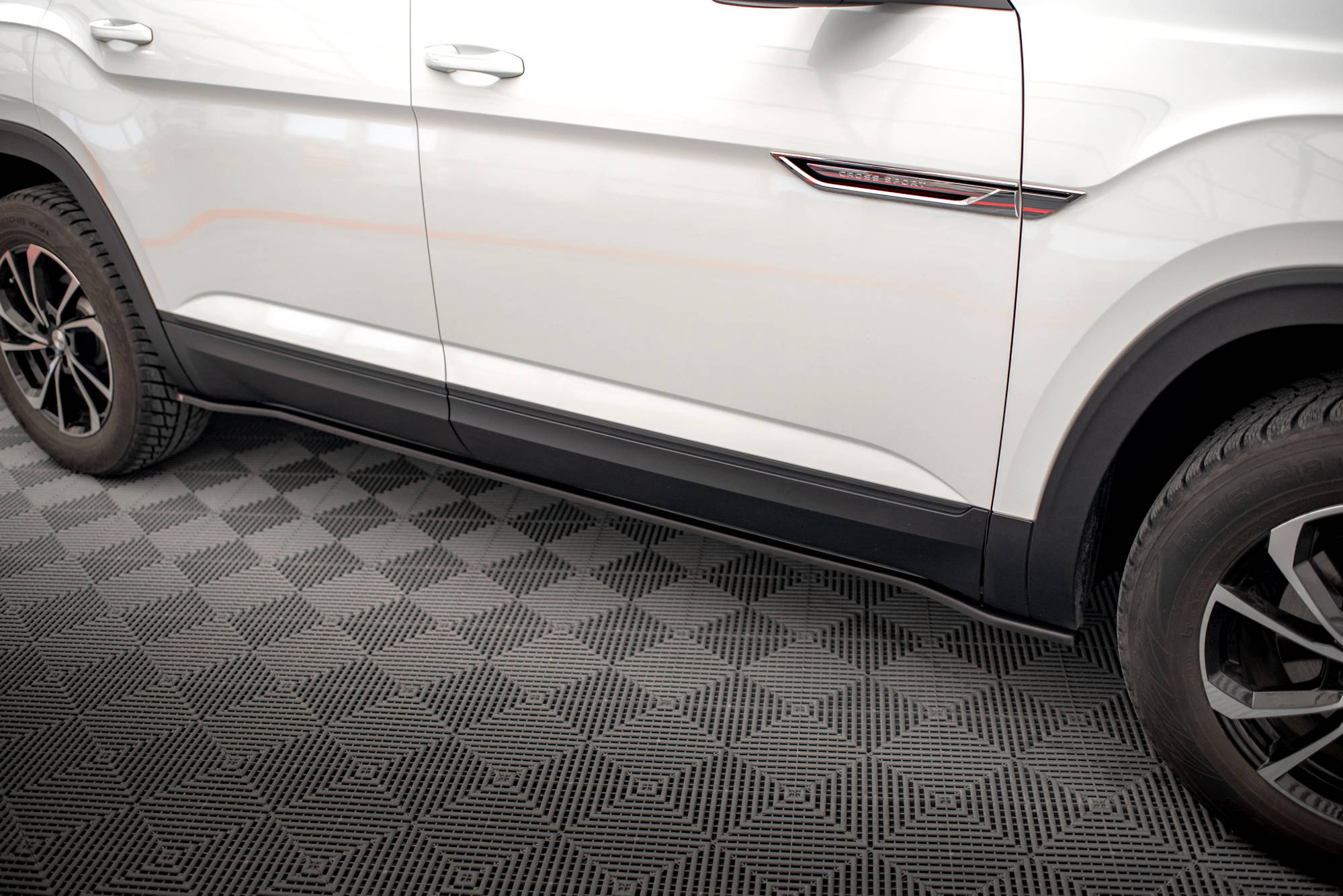 Maxton Design Street+ Seitenschweller Leisten passend für VW Atlas Cross Sport schwarz Hochglanz