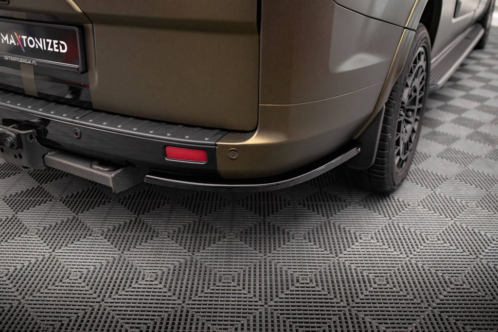 Maxton Design Heck Ansatz Flaps Diffusor passend für Ford Tourneo Custom Mk1 Facelift schwarz Hochglanz