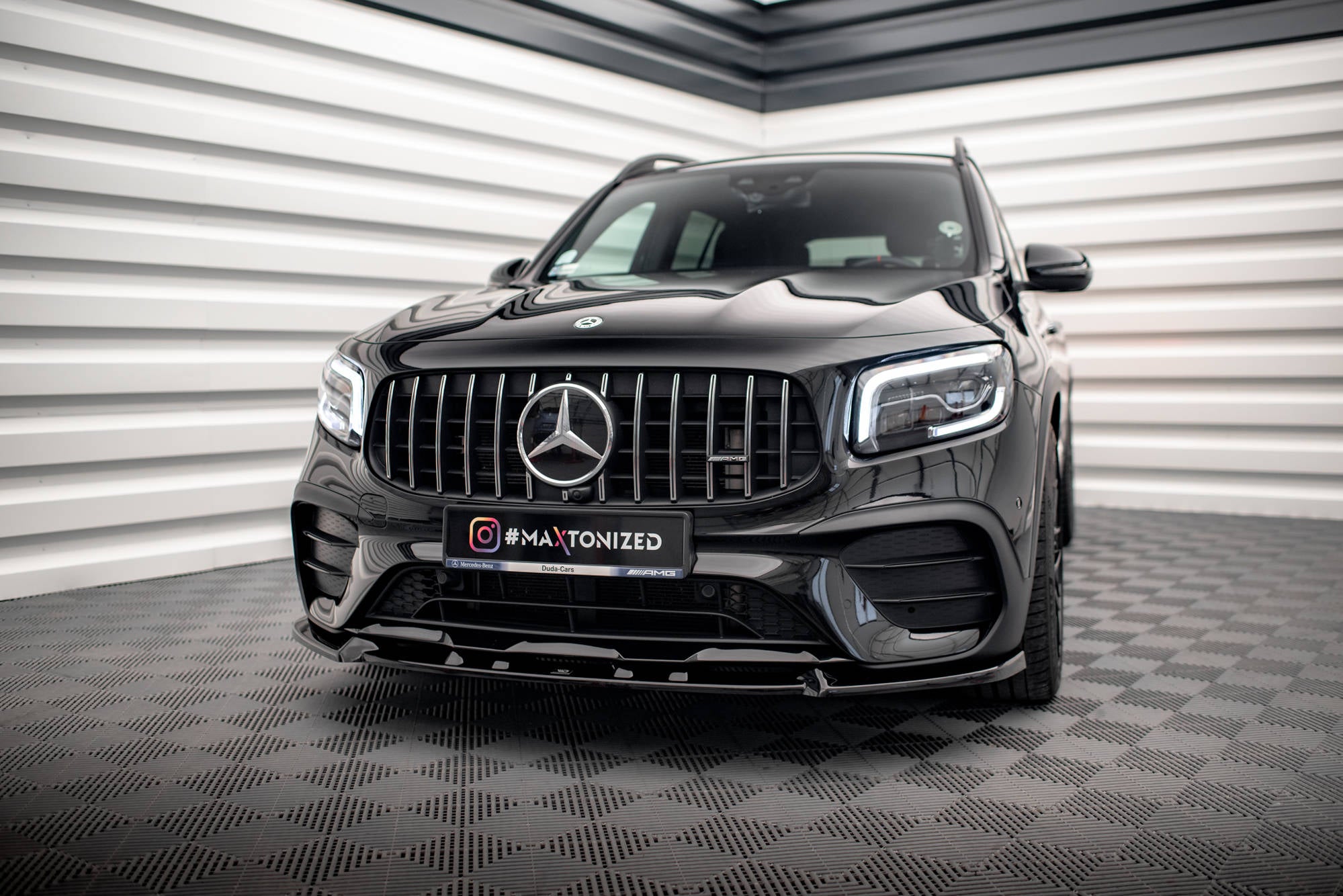 Maxton Design Street+ Spoilerlippe Front Ansatz V.1 passend für Mercedes-AMG GLB 35 / AMG-Line X247 schwarz Hochglanz