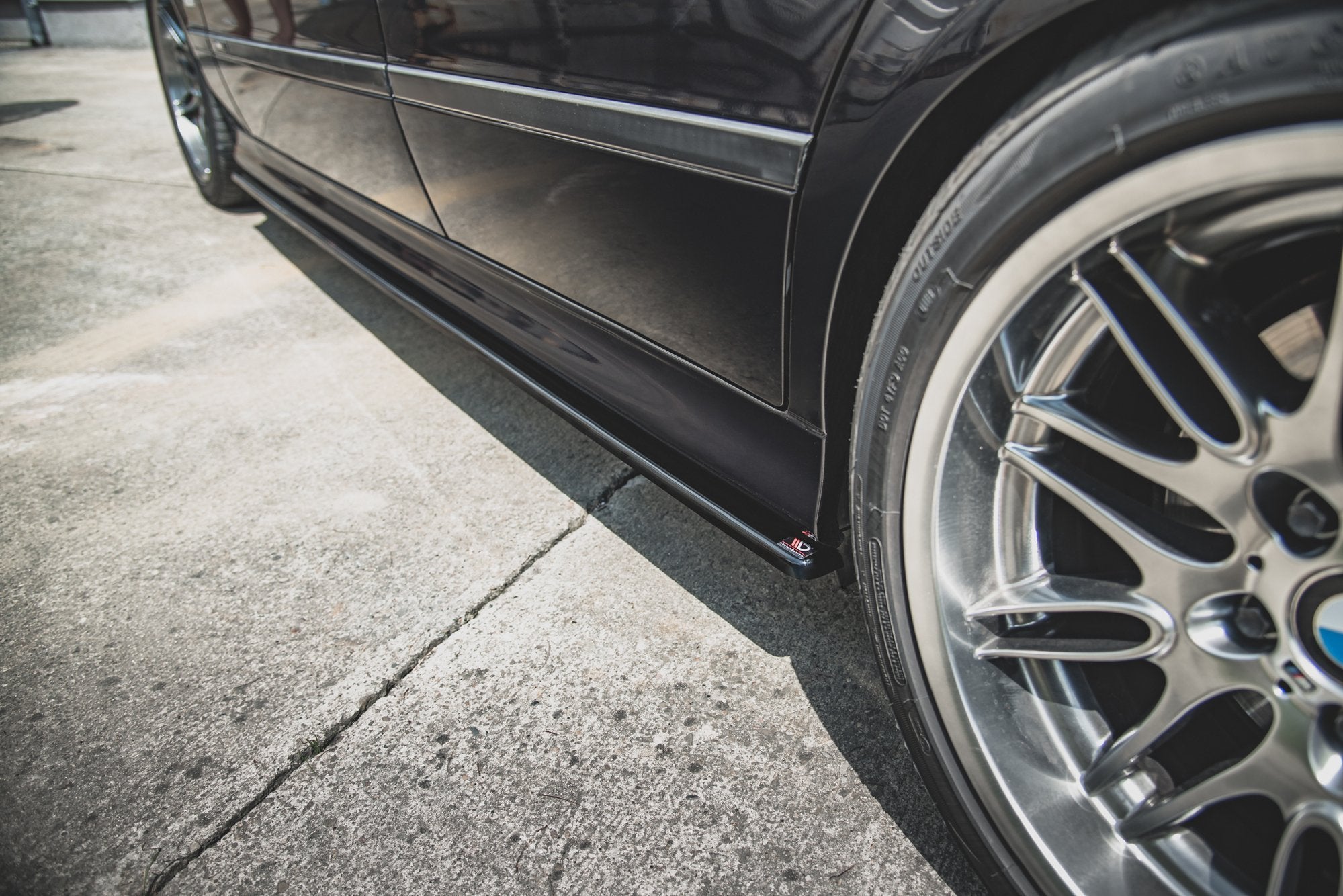 Maxton Design Street+ Seitenschweller Leisten passend für BMW M5 / 5 M-Paket E39 schwarz Hochglanz