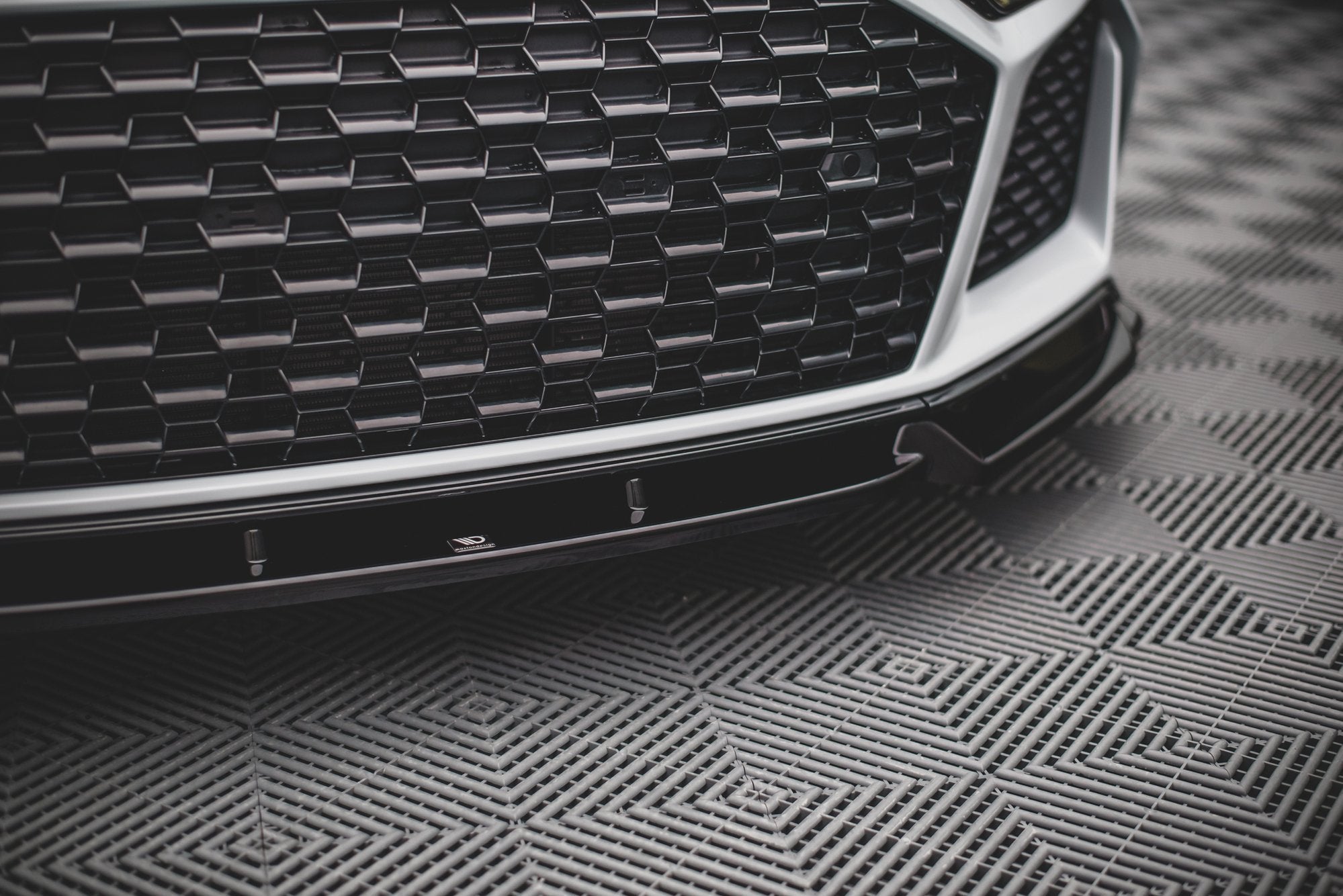 Maxton Design Street+ Spoilerlippe Front Ansatz V.1 passend für Audi R8 Mk2 Facelift schwarz Hochglanz