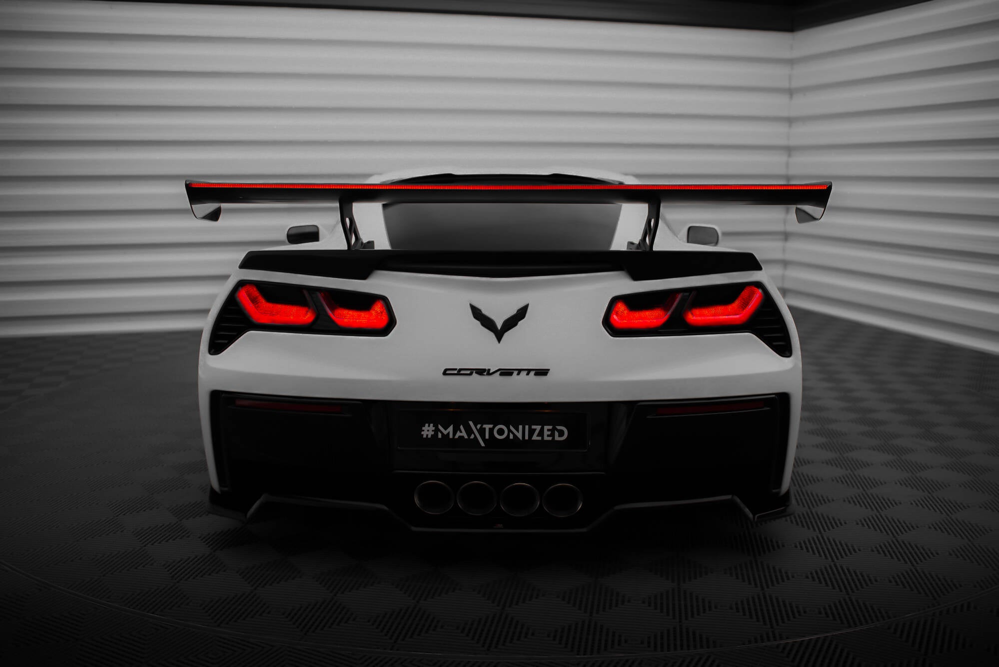 Maxton Design Carbon Spoiler With Internal Brackets Uprights + LED Chevrolet Corvette Stingray / Grand Sport C7 für Chevrolet Corvette C7