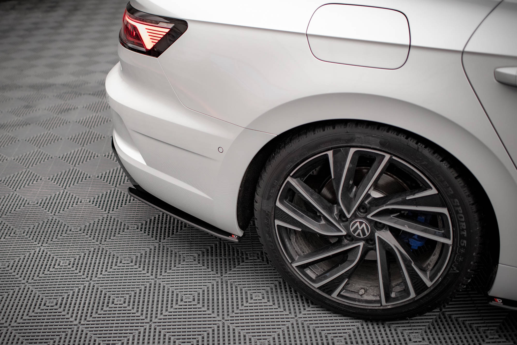 Maxton Design Street Pro Heck Ansatz Flaps Diffusor passend für VW Arteon R Limousine / Shooting Brake Mk1 Faceift