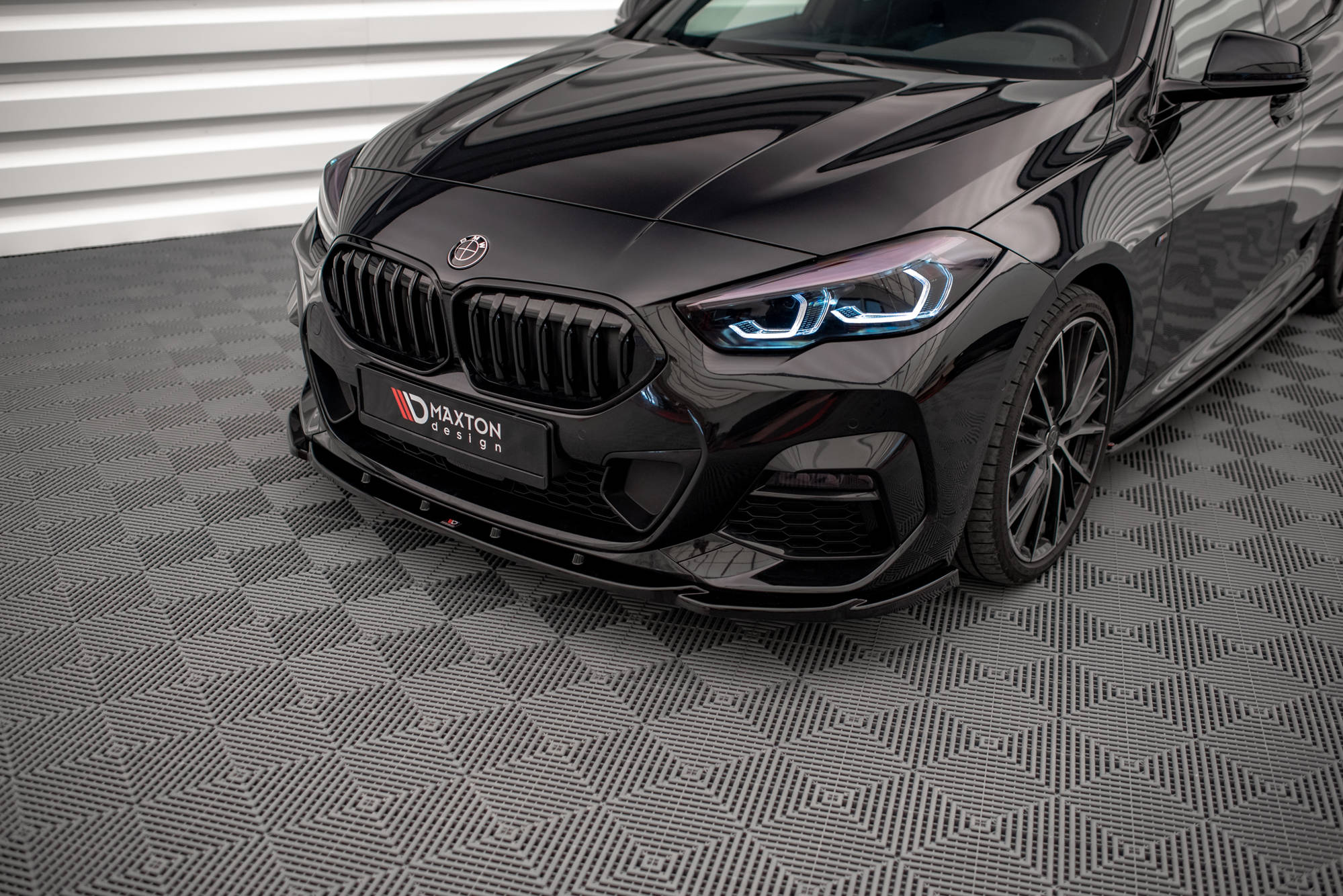 Maxton Design Street+ Spoilerlippe Front Ansatz V.1 passend für BMW 2 Gran Coupe M-Paket / M235i F44 schwarz Hochglanz