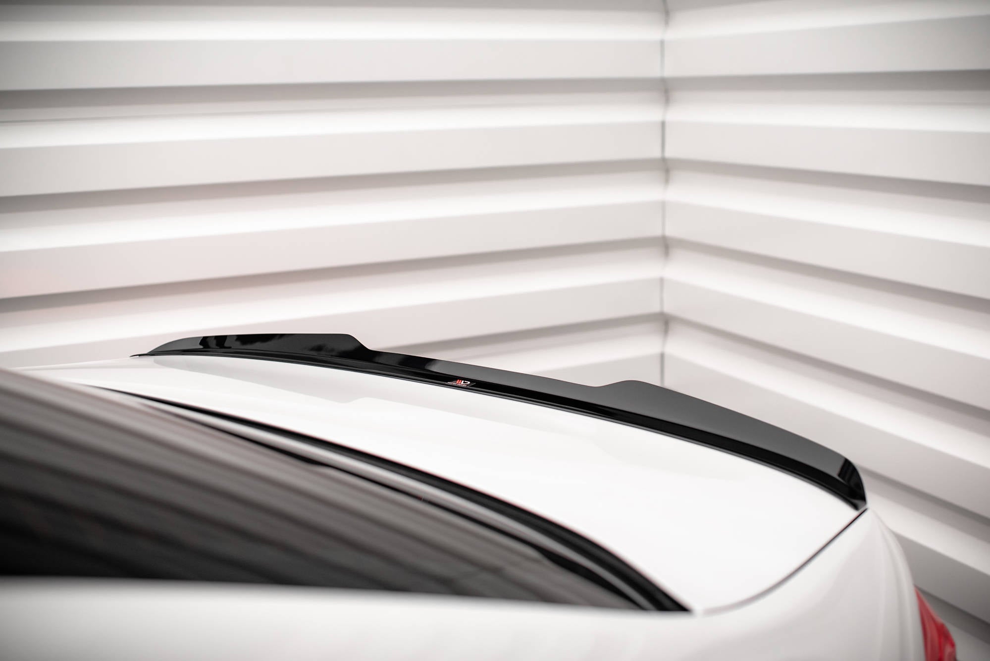 Maxton Design Spoiler CAP V.2 passend für BMW 5er Standard / M-Paket / M550 Limousine G30 / G30 Facelift schwarz Hochglanz