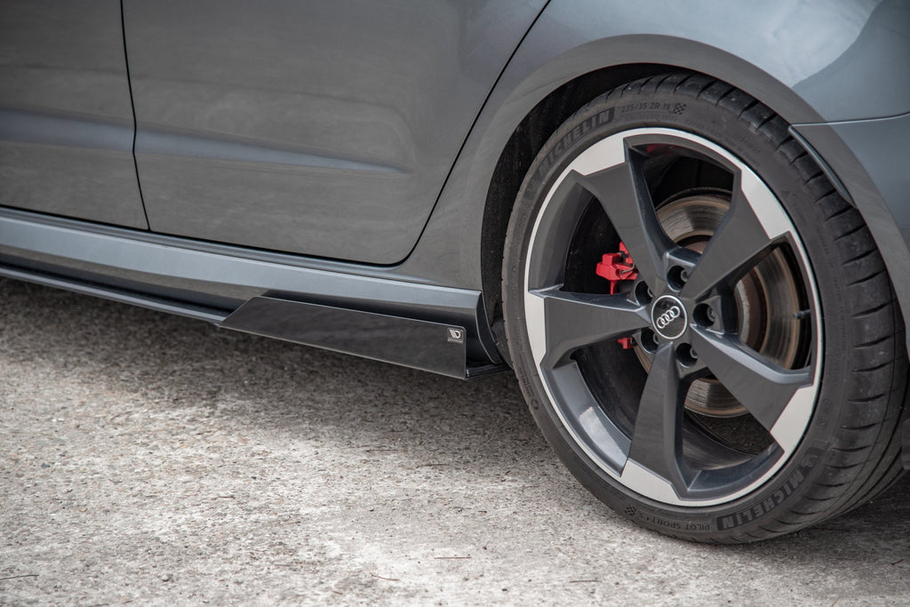 Maxton Design Street Pro Street+ Seitenschweller Leisten + Flaps passend für Audi RS3 8V Sportback schwarz Hochglanz
