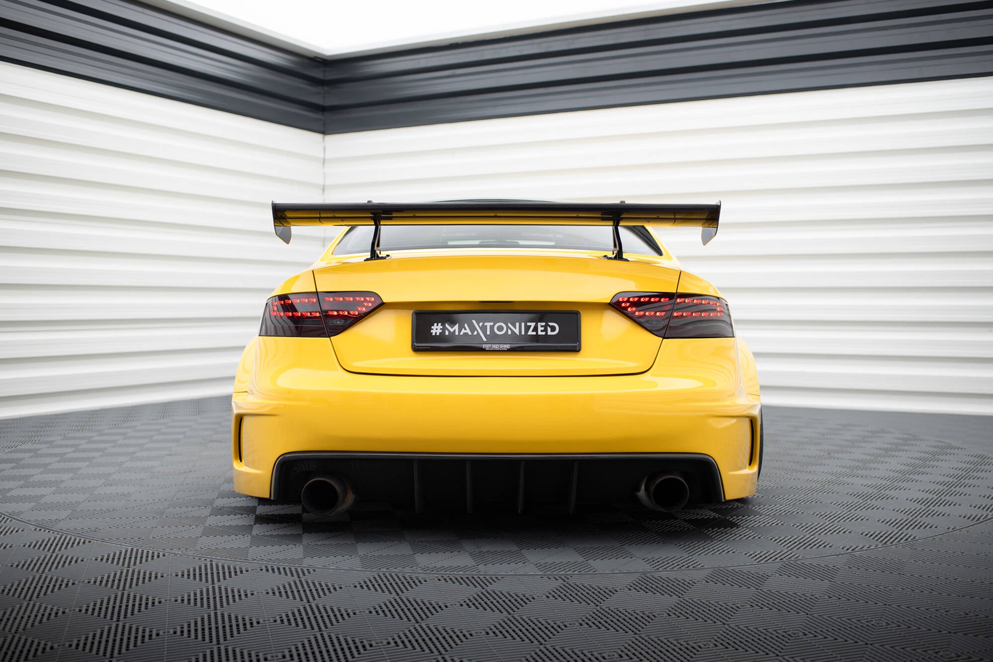 Maxton Design Carbon Spoiler With Upper Swan Mounting Audi A5 Coupe 8T für Audi A5 / S5 / RS5