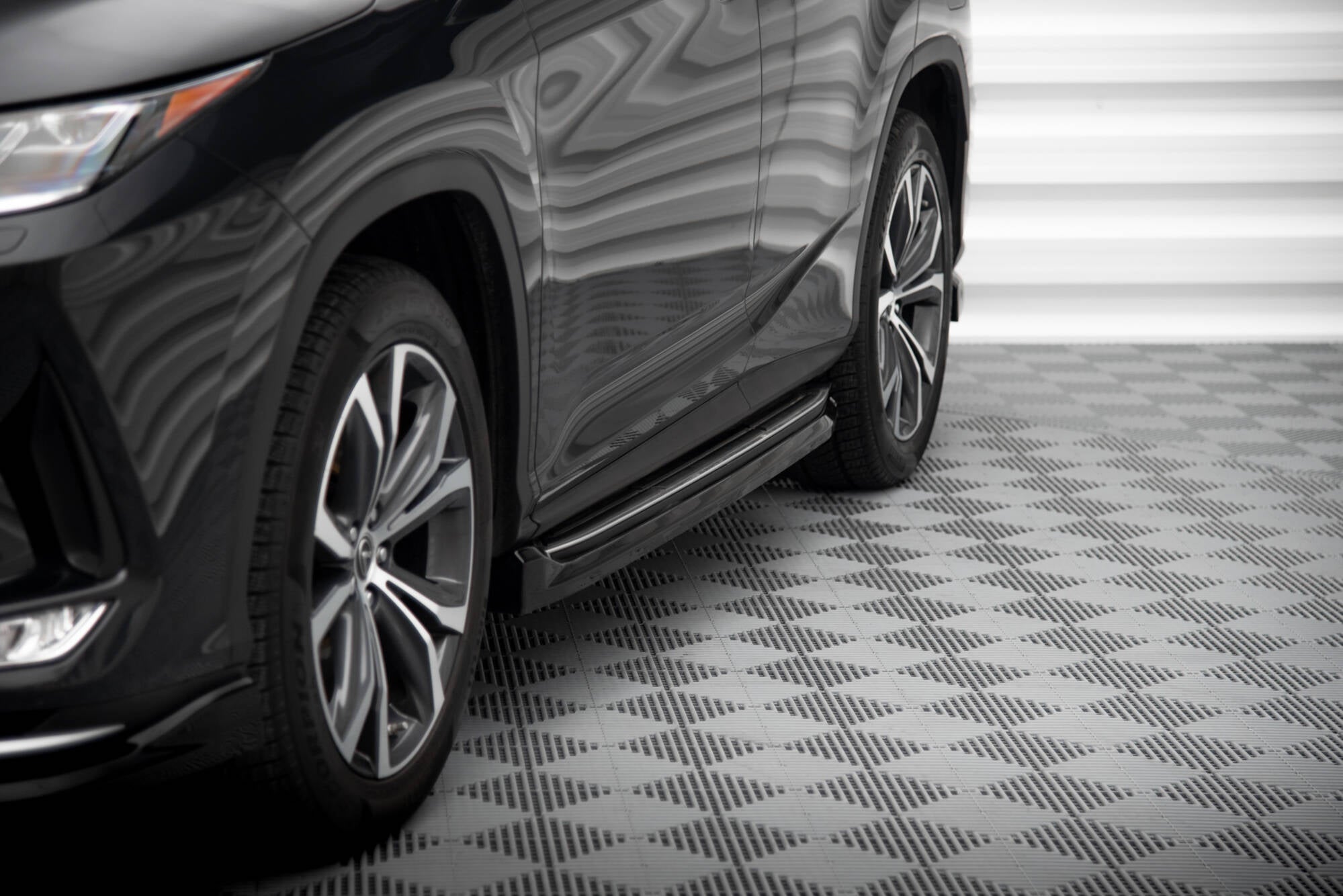 Maxton Design Street+ Seitenschweller Leisten passend für Lexus RX Mk4 Facelift (Version mit OEM-Trittbrettern) schwarz Hochglanz