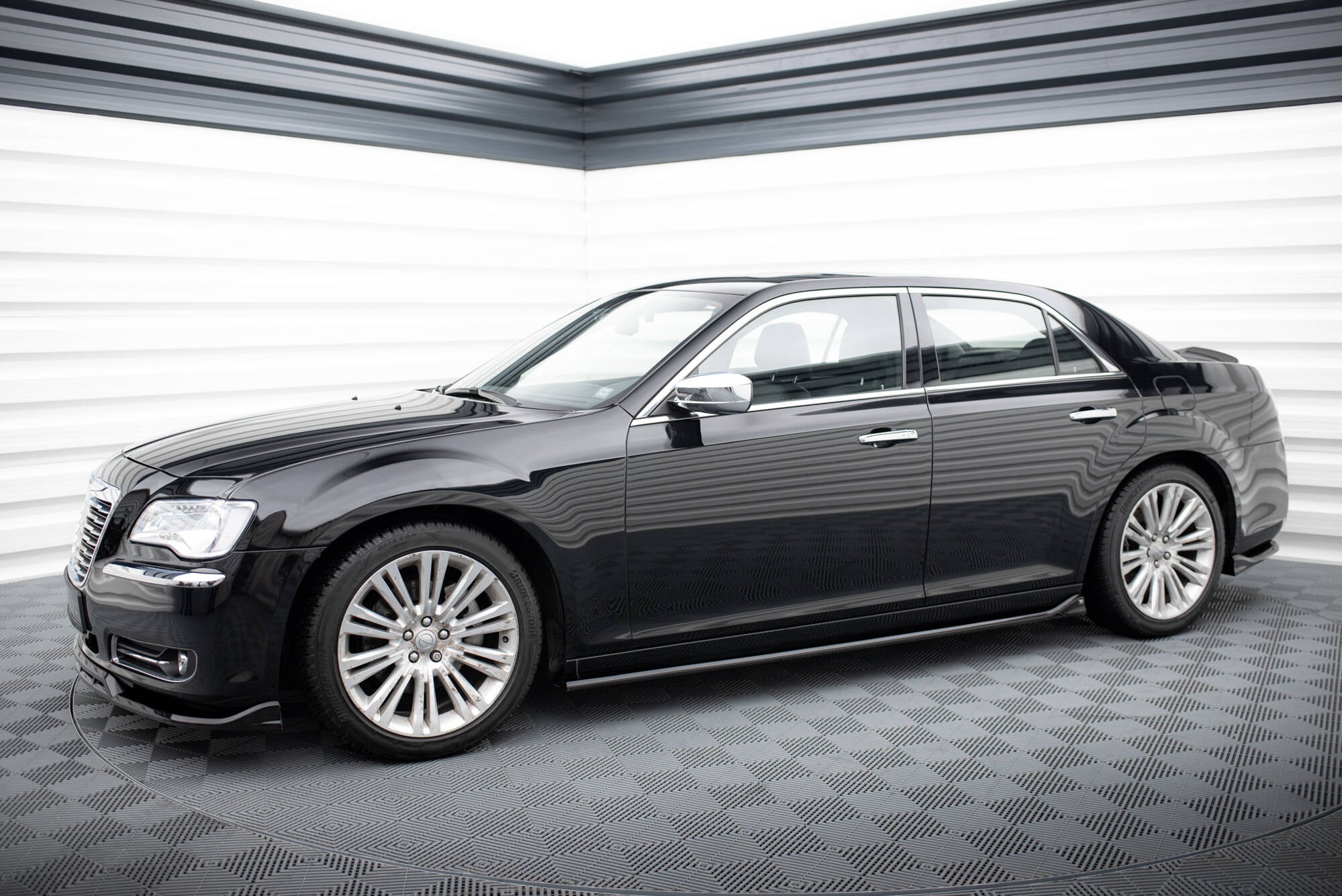 Maxton Design Street+ Seitenschweller Leisten passend für Chrysler 300 Mk2 schwarz Hochglanz