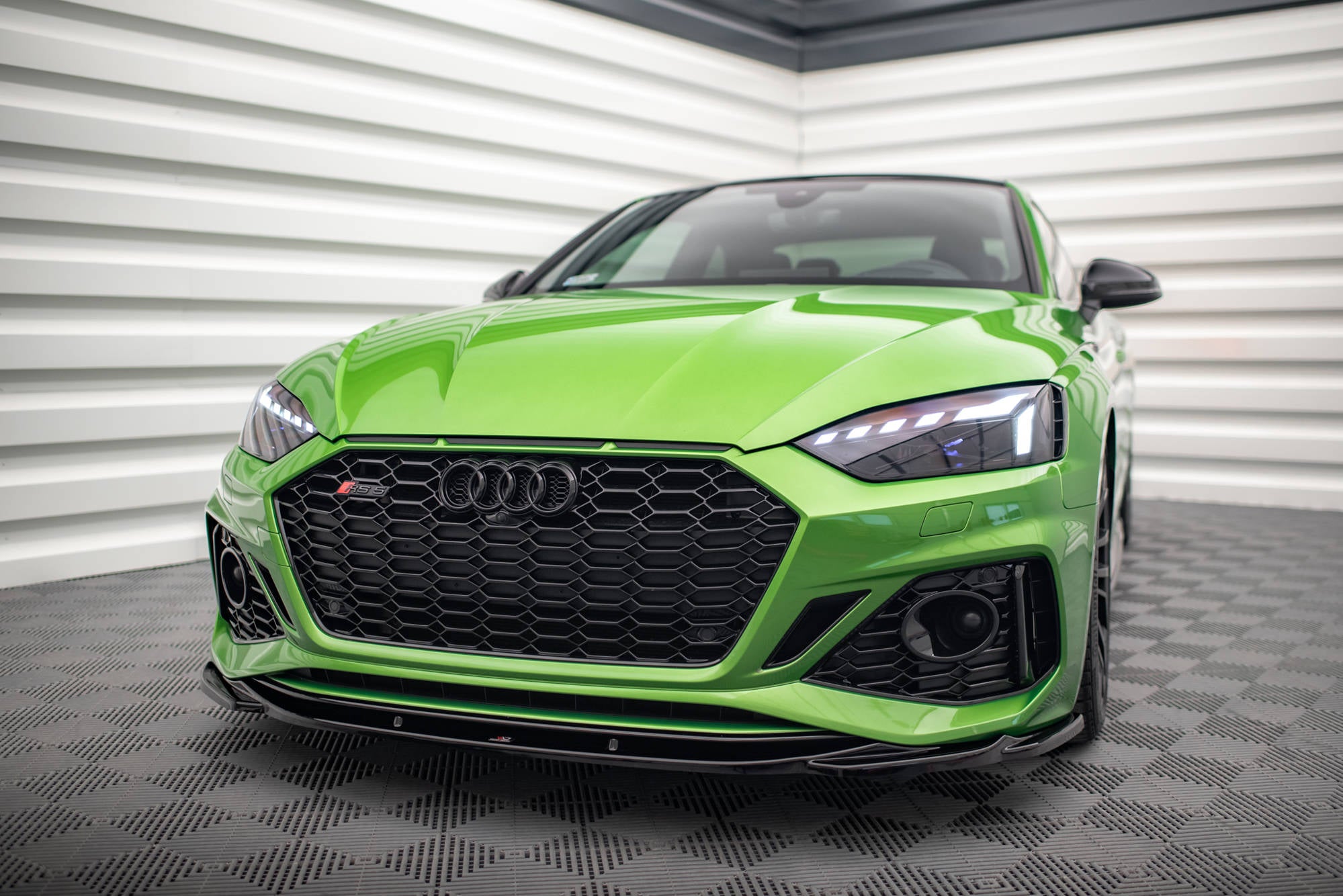 Maxton Design Street+ Spoilerlippe Front Ansatz V.3 passend für Audi RS5 F5 Facelift schwarz Hochglanz