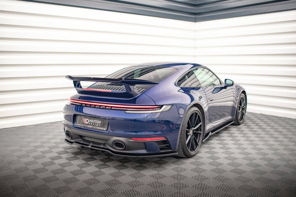 Maxton Design Street+ Mittlerer Diffusor RACE passend für V.1 Porsche 911 Carrera Aero / Carrera GTS 992 schwarz Hochglanz