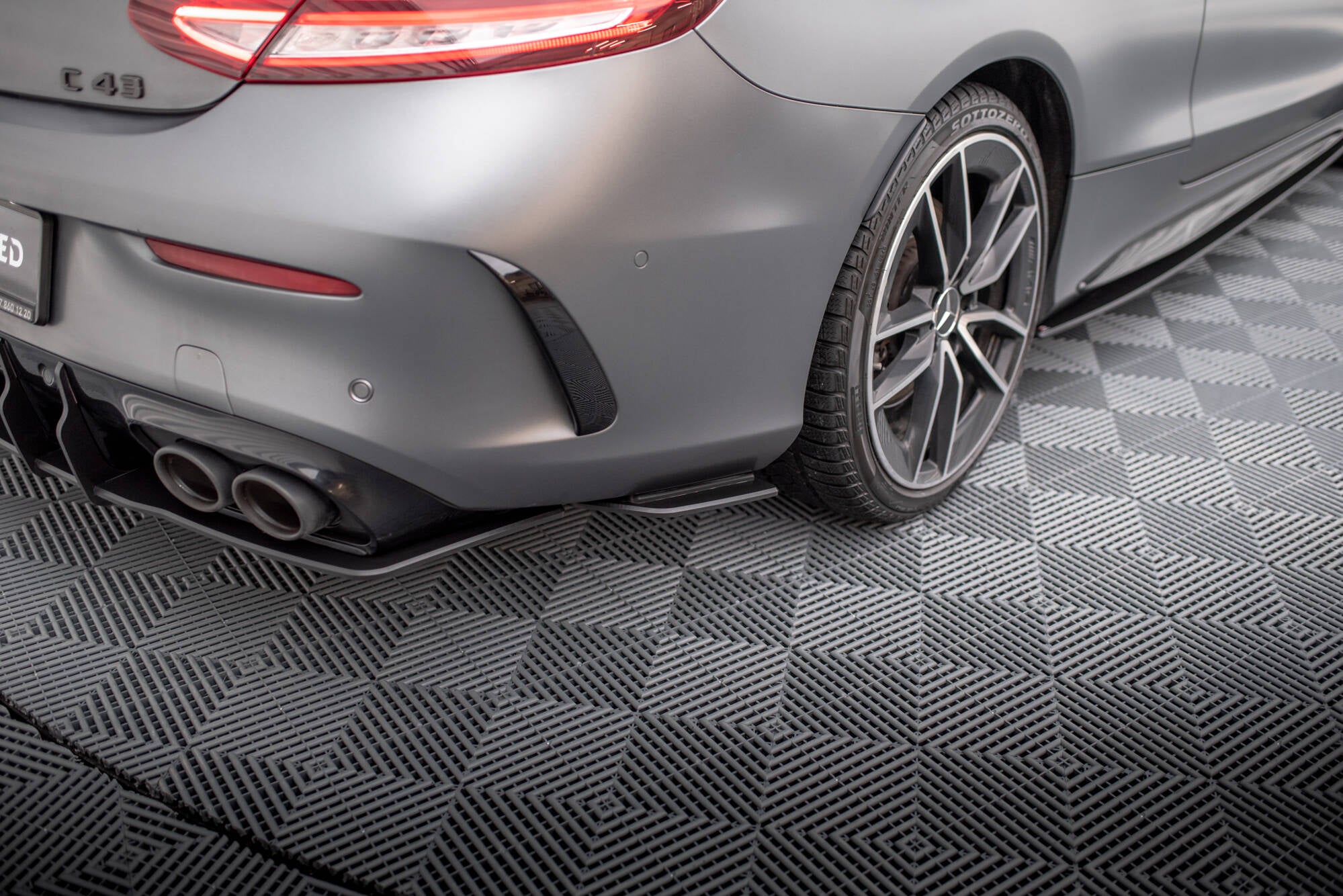 Maxton Design Street Pro Heck Ansatz Flaps Diffusor passend für Mercedes-AMG C43 Coupe / Cabrio C205 Facelift / A205 Facelift