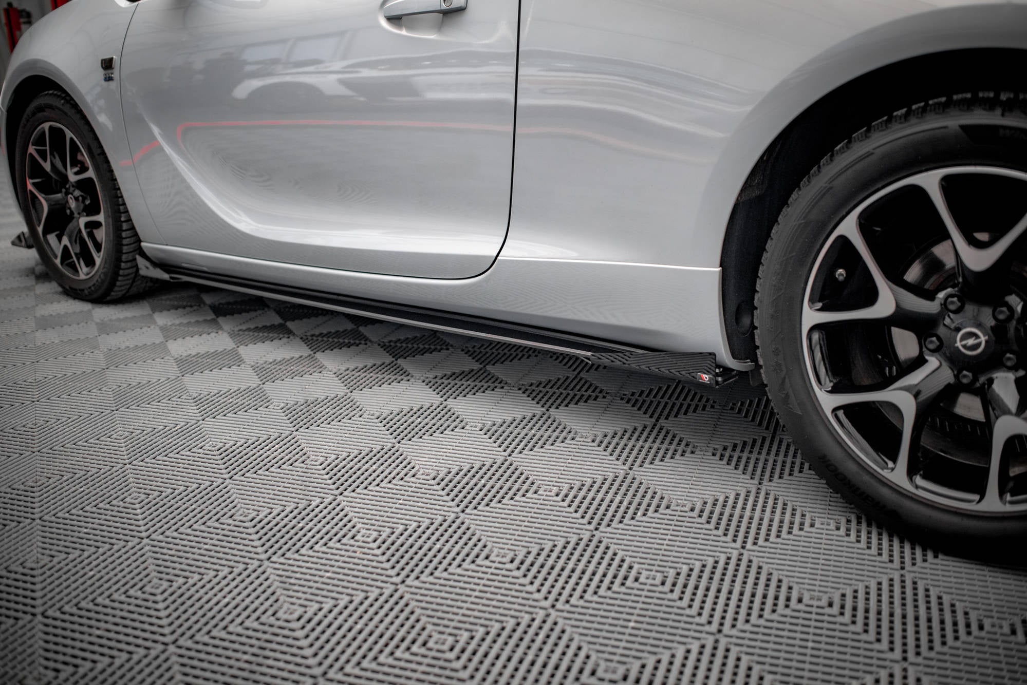 Maxton Design Seitenschweller Flaps passend für Opel Astra GTC OPC-Line J schwarz Hochglanz