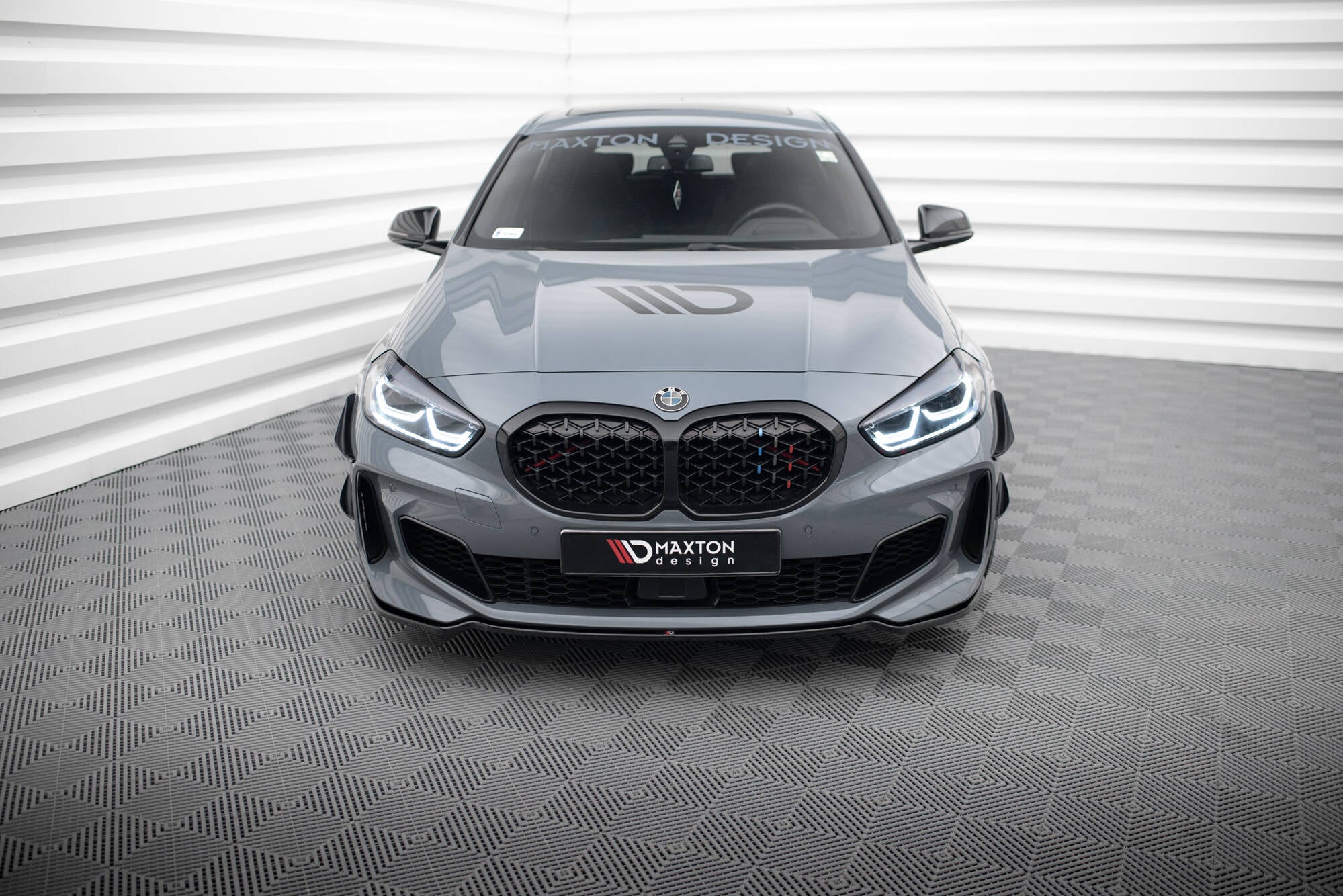 Maxton Design Street+ Spoilerlippe Front Ansatz V.4 passend für BMW 1er M-Paket/ M135i / 128ti F40 schwarz Hochglanz