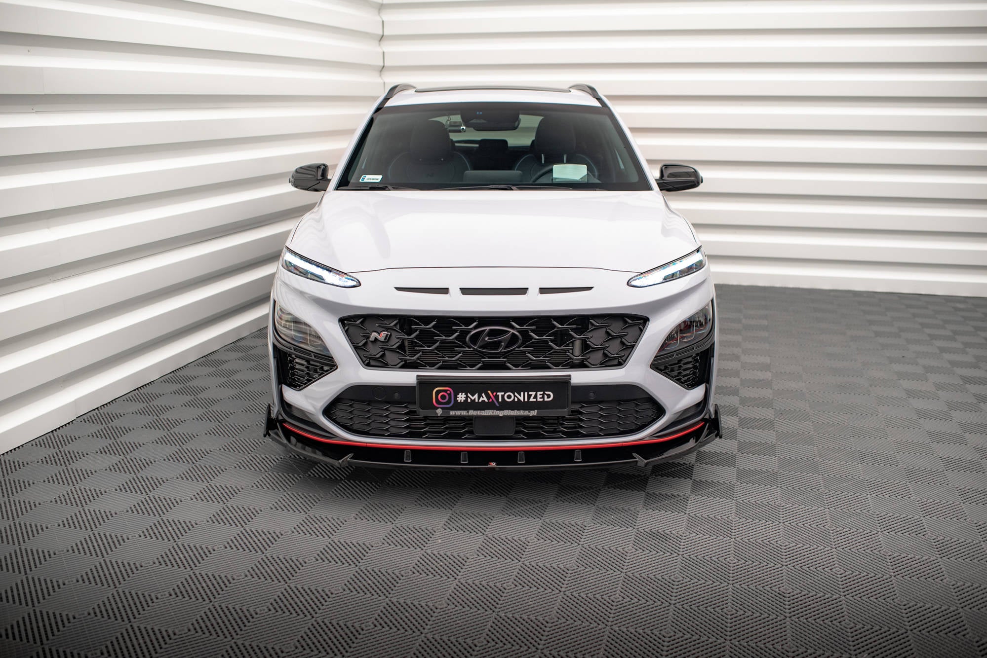 Maxton Design Street+ Spoilerlippe Front Ansatz V.2 + Flaps passend für Hyundai Kona N Mk1