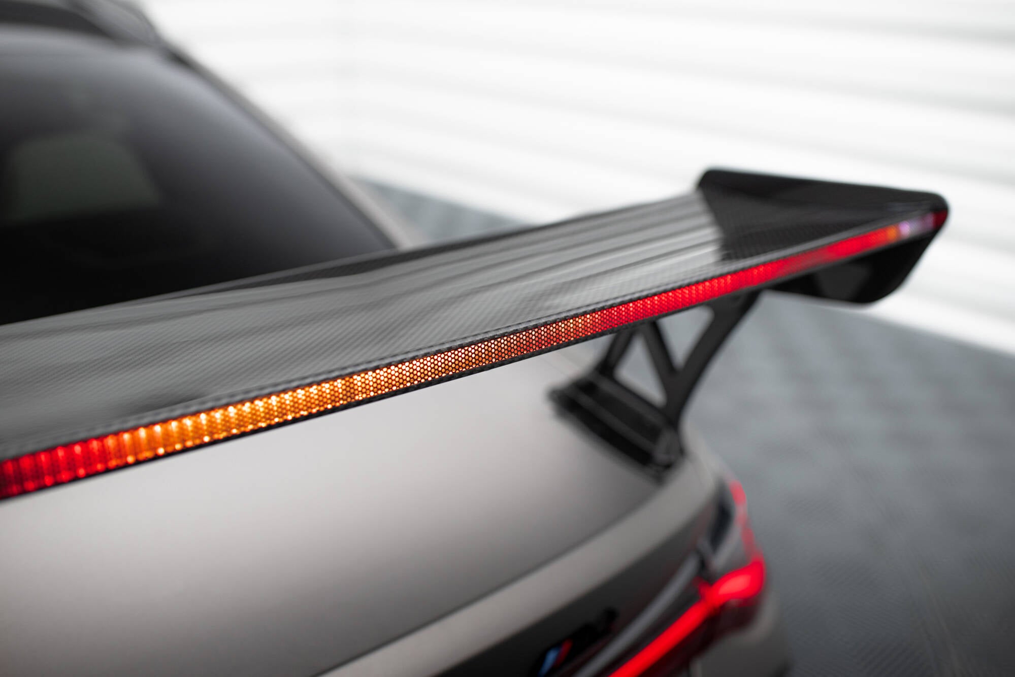 Maxton Design Carbon Spoiler With External Brackets Uprights + LED BMW M4 G82 / G82 Facelift / M440i / 4 M-Paket G22 / G22 Facelift für BMW 4er Coupe