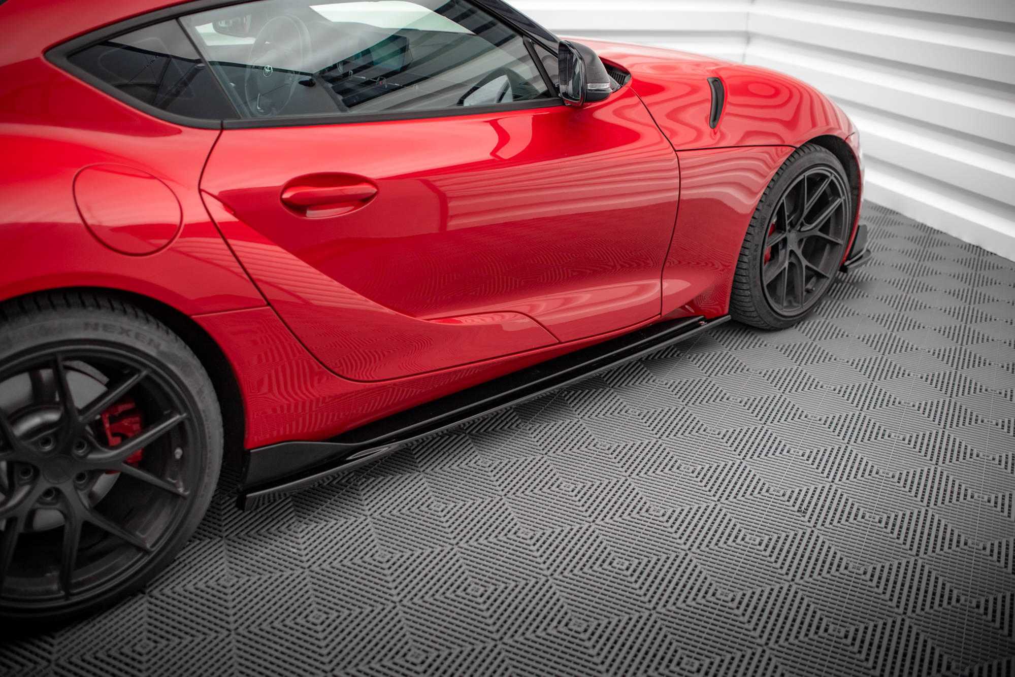Maxton Design Street+ Seitenschweller Leisten passend für V.3 passend für Toyota Supra Mk5 schwarz Hochglanz