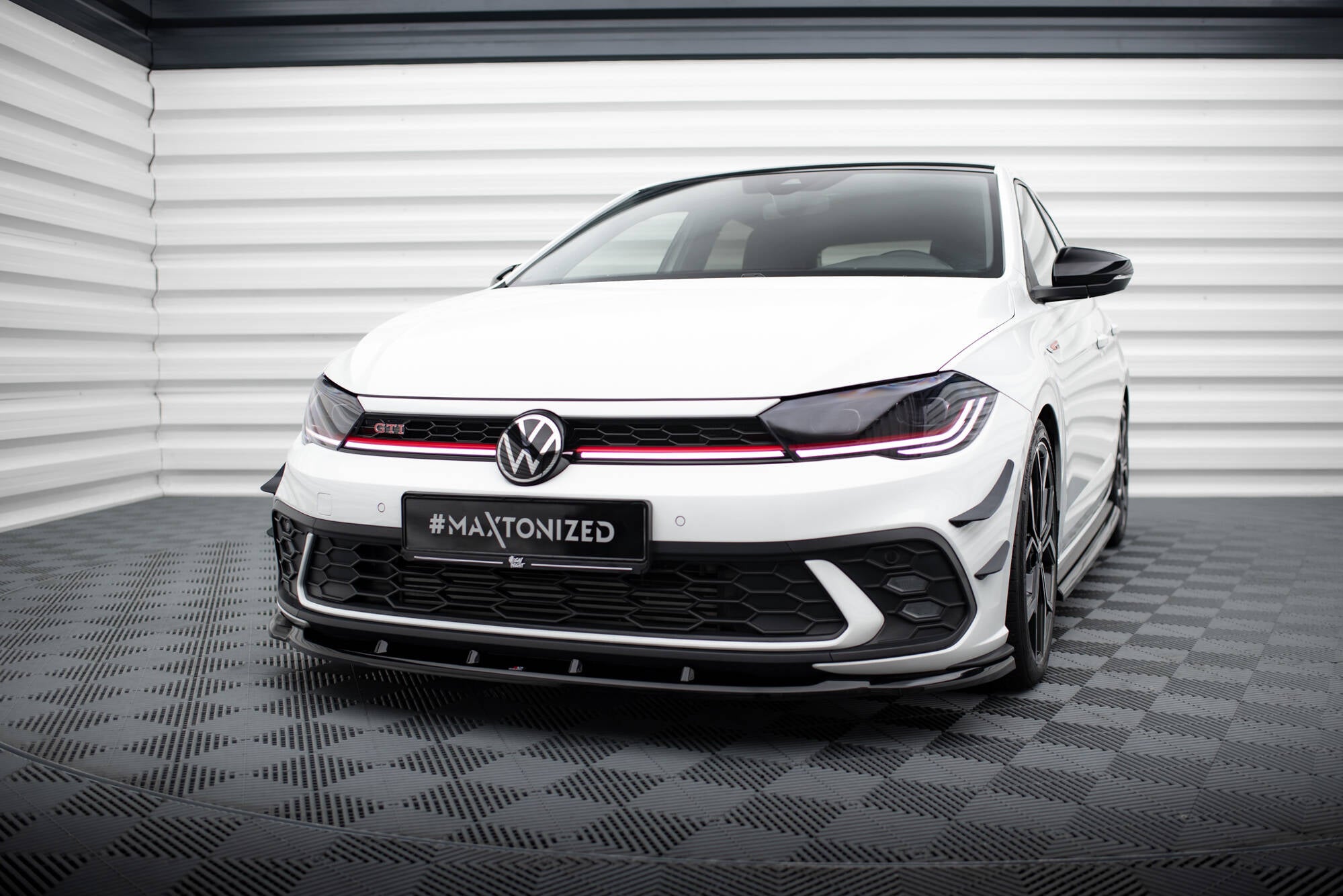 Maxton Design Street+ Spoilerlippe Front Ansatz V.1 passend für VW Polo GTI Mk6 Facelift schwarz Hochglanz