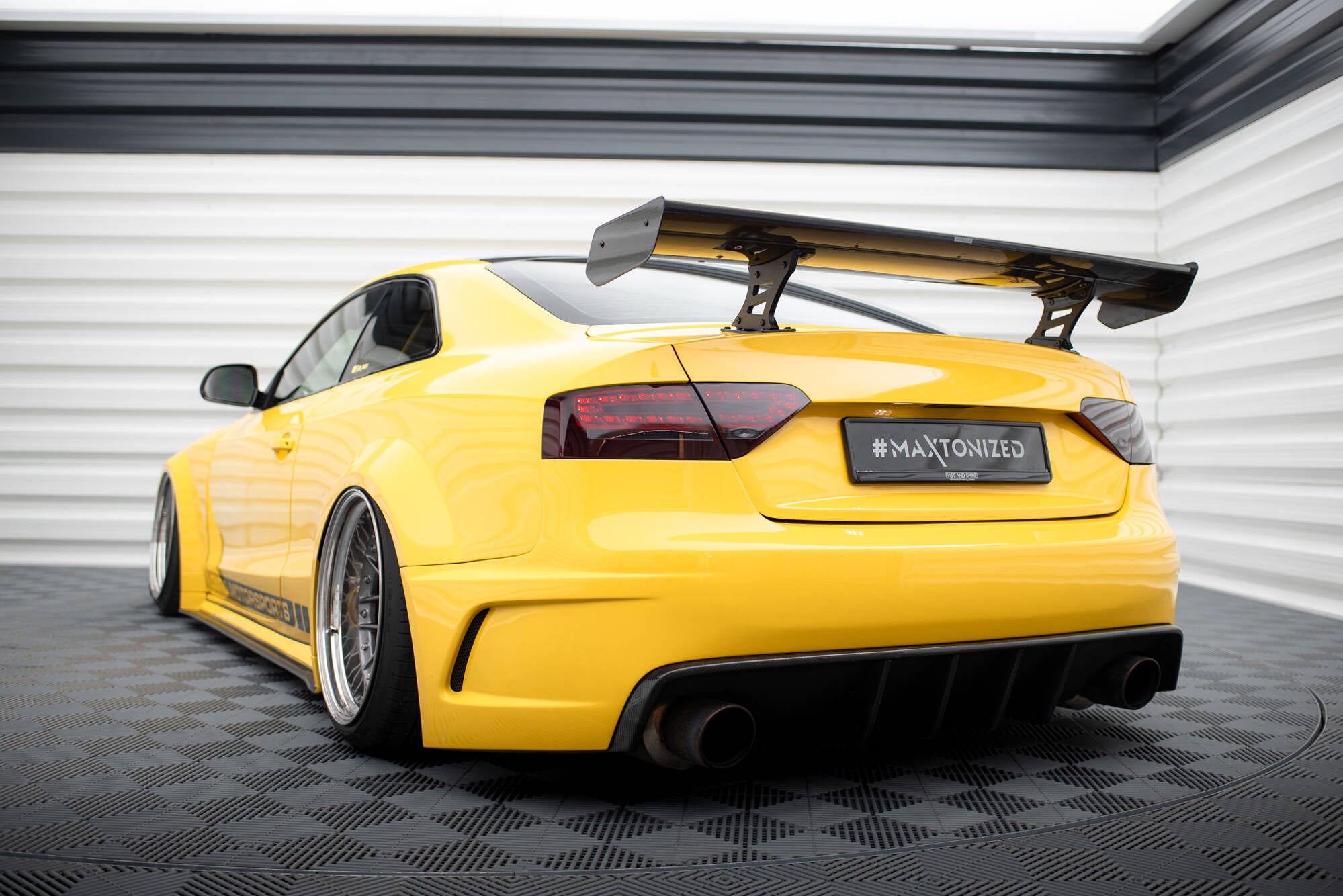 Maxton Design Carbon Spoiler With Internal Brackets Uprights Audi A5 Coupe 8T für Audi A5 / S5 / RS5