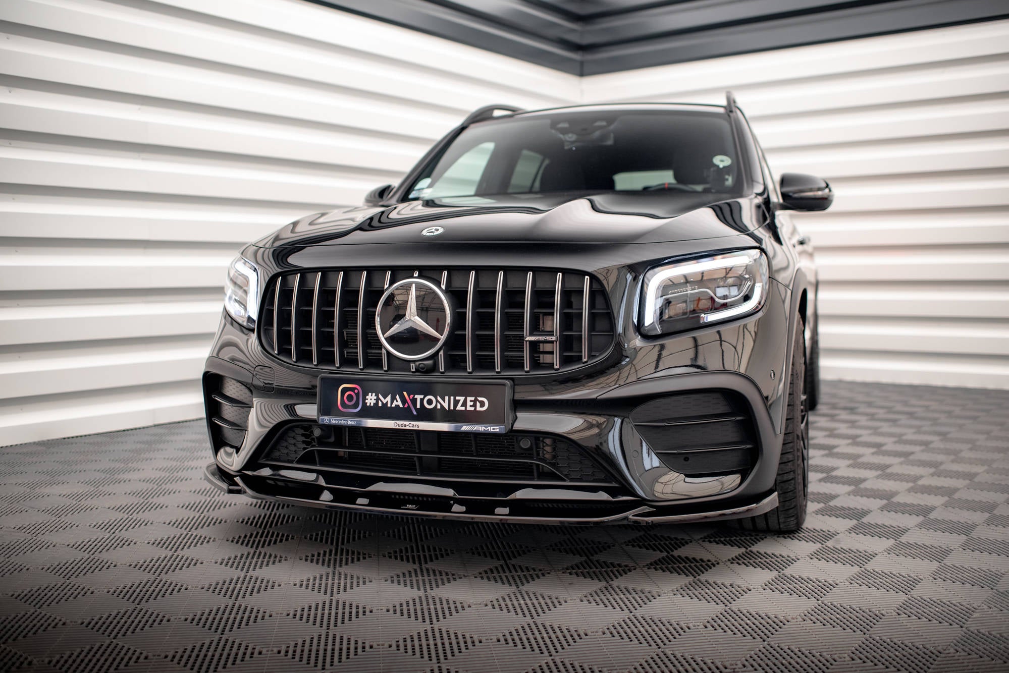 Maxton Design Street+ Spoilerlippe Front Ansatz V.2 passend für Mercedes-AMG GLB 35 / AMG-Line X247 schwarz Hochglanz