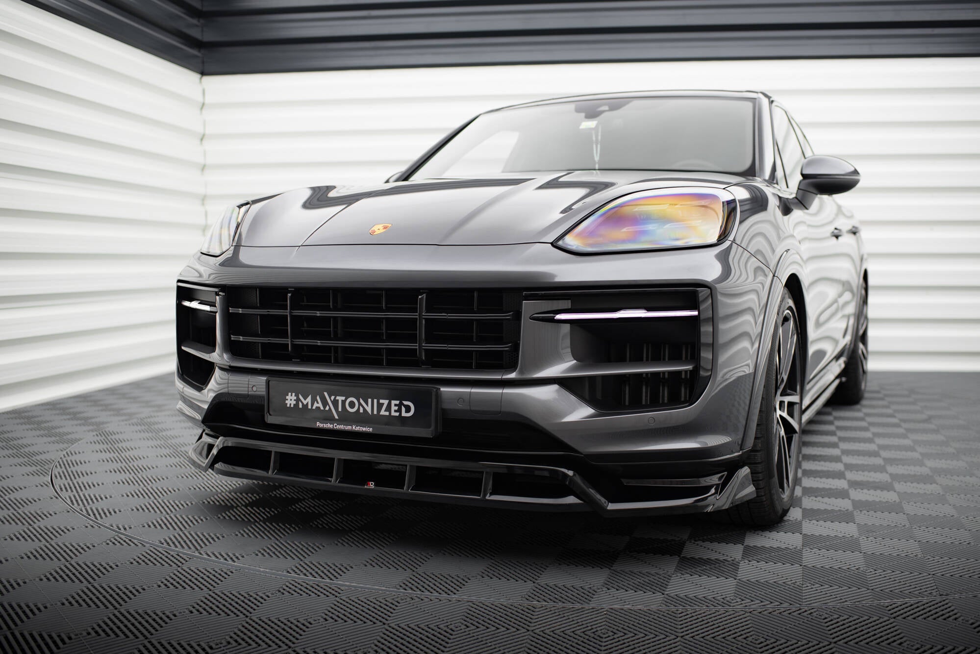 Maxton Design Street+ Spoilerlippe Front Ansatz passend für Porsche Cayenne Sport Design / Turbo SUV / Coupe Mk3 Facelift schwarz Hochglanz