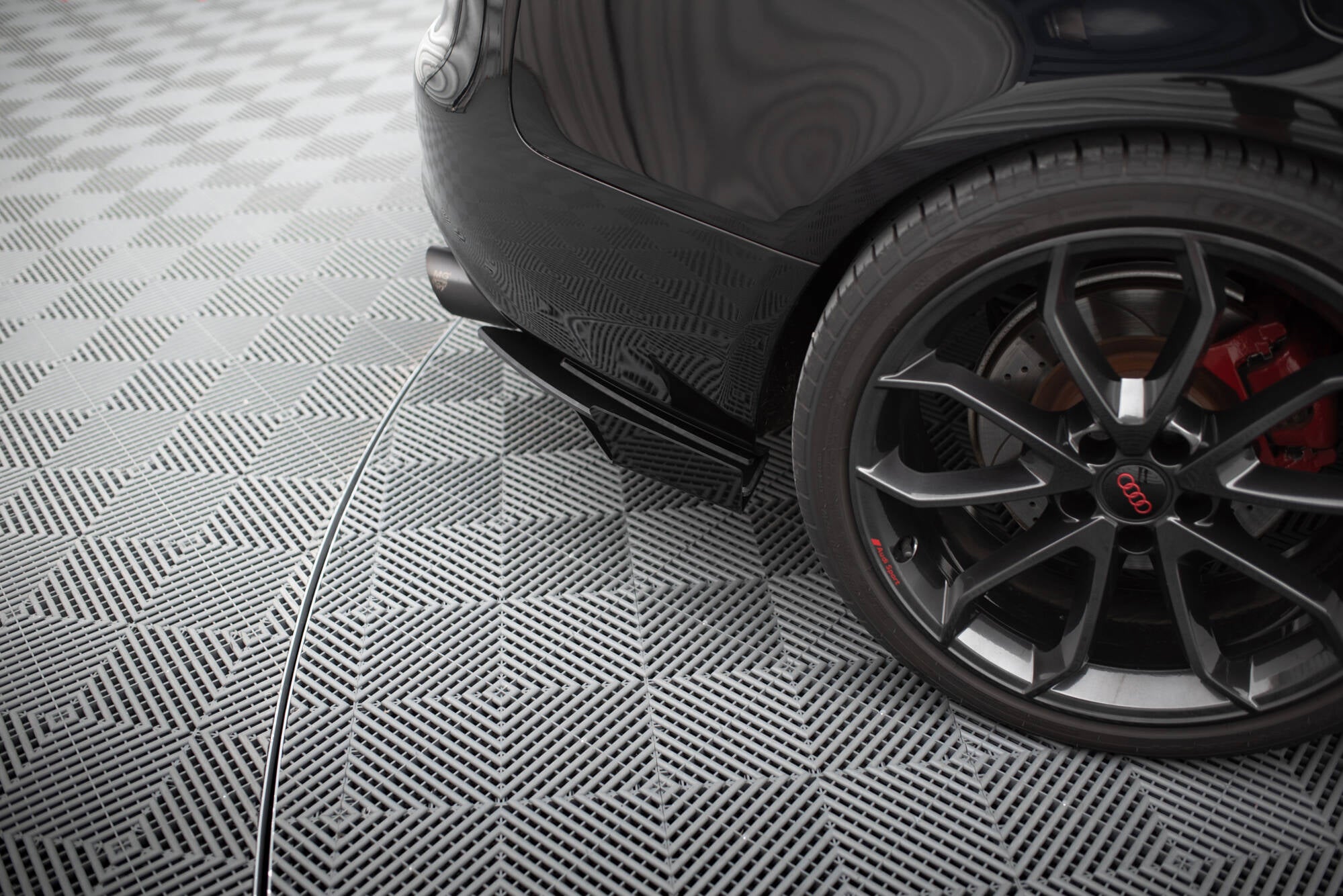 Maxton Design Hintere Seiten Flaps passend für Audi S5 / A5 S-Line Coupe / Cabriolet 8T schwarz Hochglanz